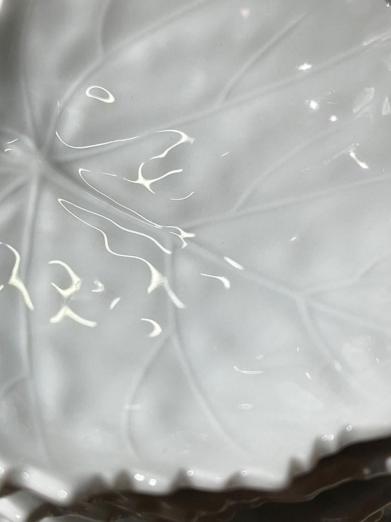 Allemand K.P.M. Royal Berlin porcelaine motif feuilles set de vaisselle en vente