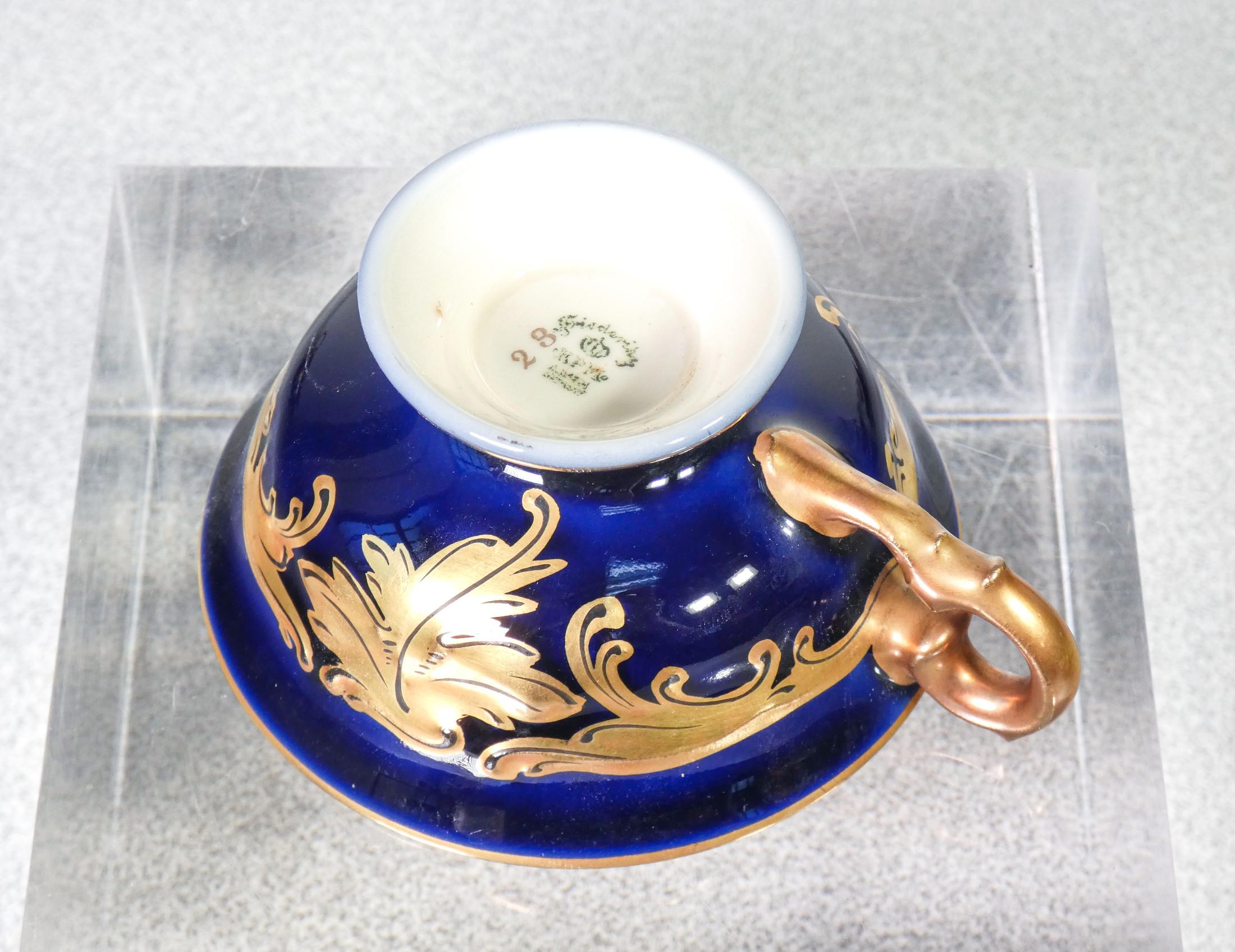 KPM-Tee- und Kaffeeservice, Friederike-Serie, Kobaltblau und Gold. Deutschland 30er Jahre 7
