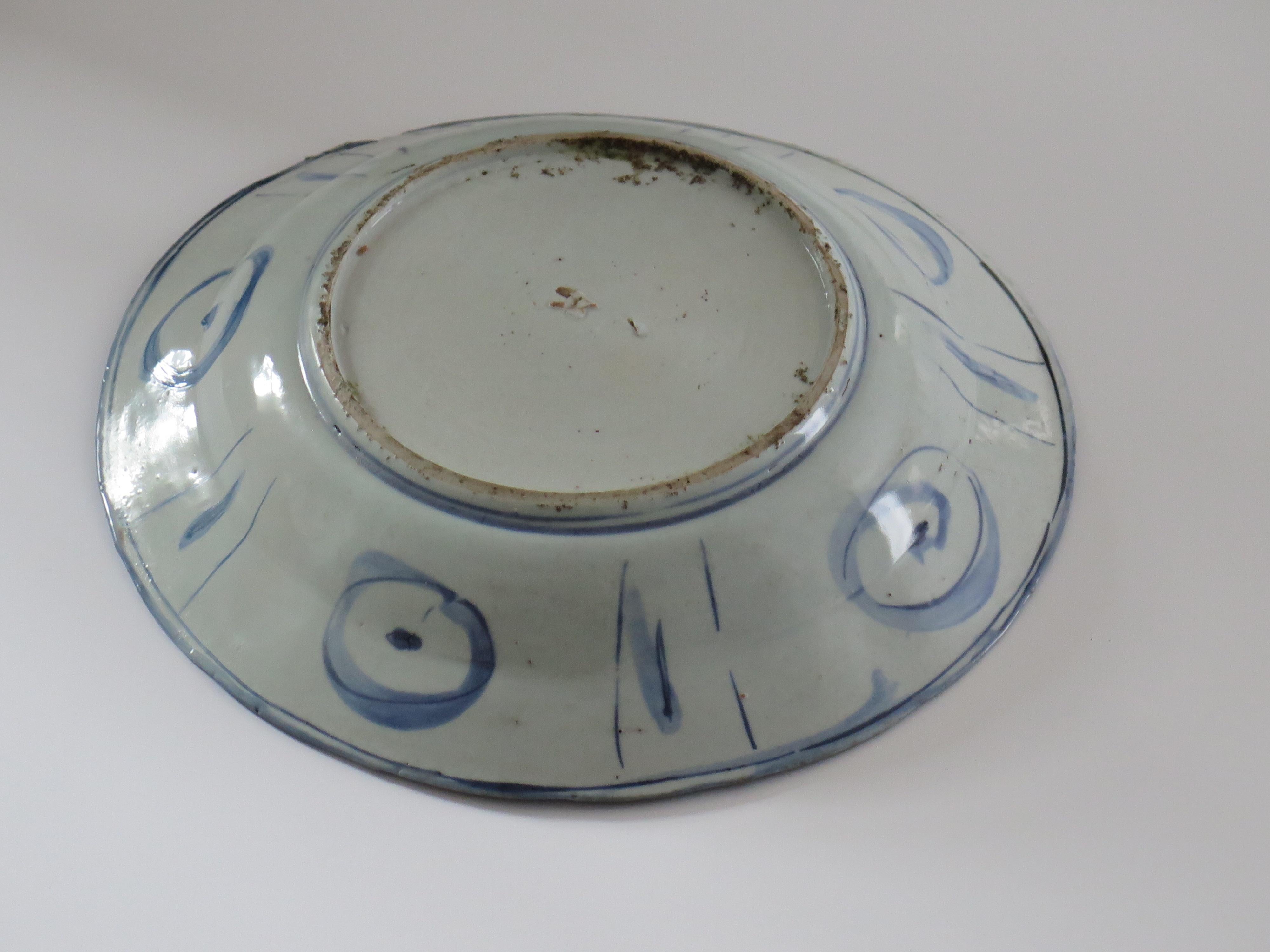 Kraak Chinese Porcelain Dish or Deep Plate Blue and White, Ming Wanli circa 1600 7