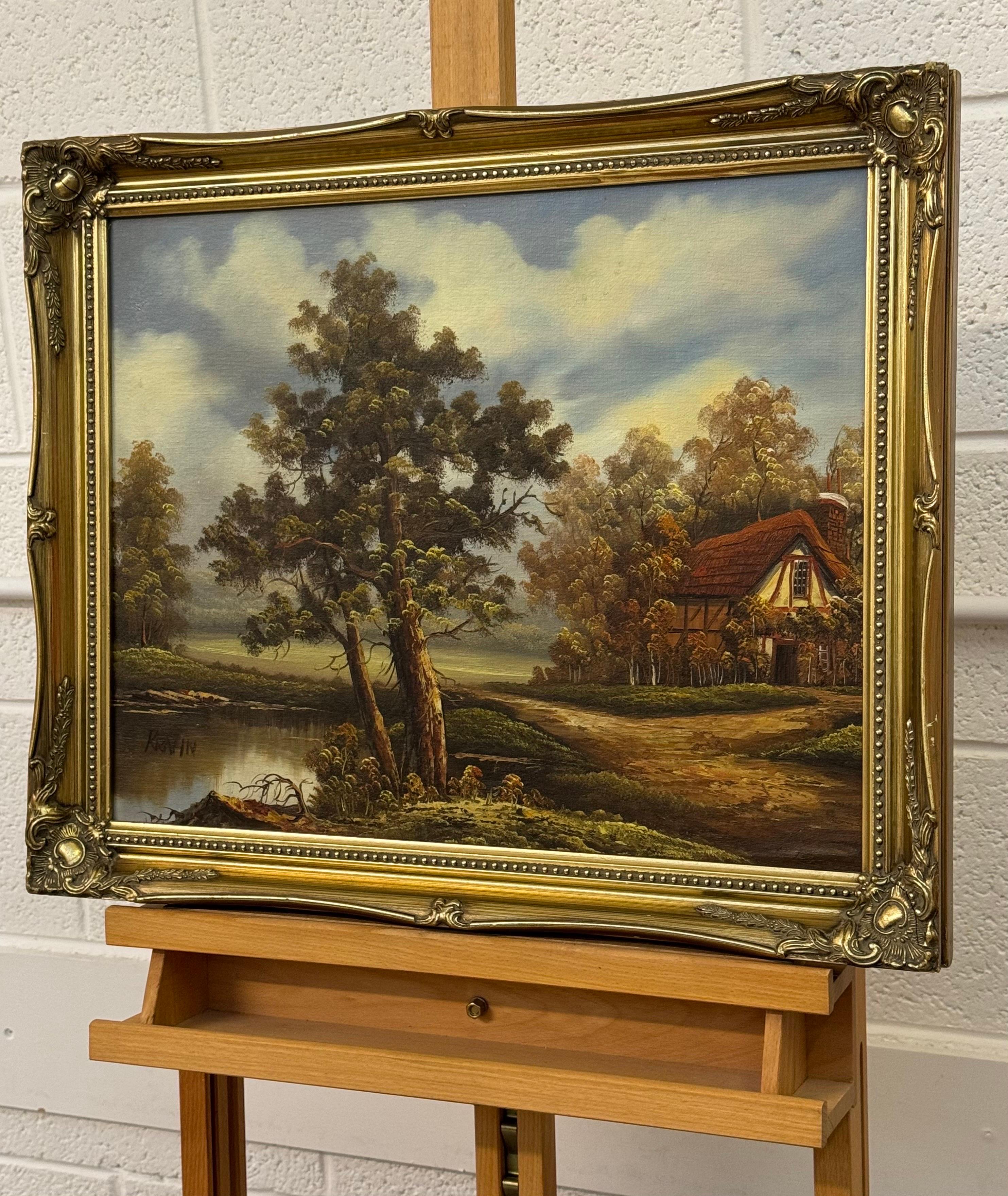 Serene Landschaftsssszene mit Bäumen, einem Tranquil-Teich und einem charmanten Haus im Angebot 2