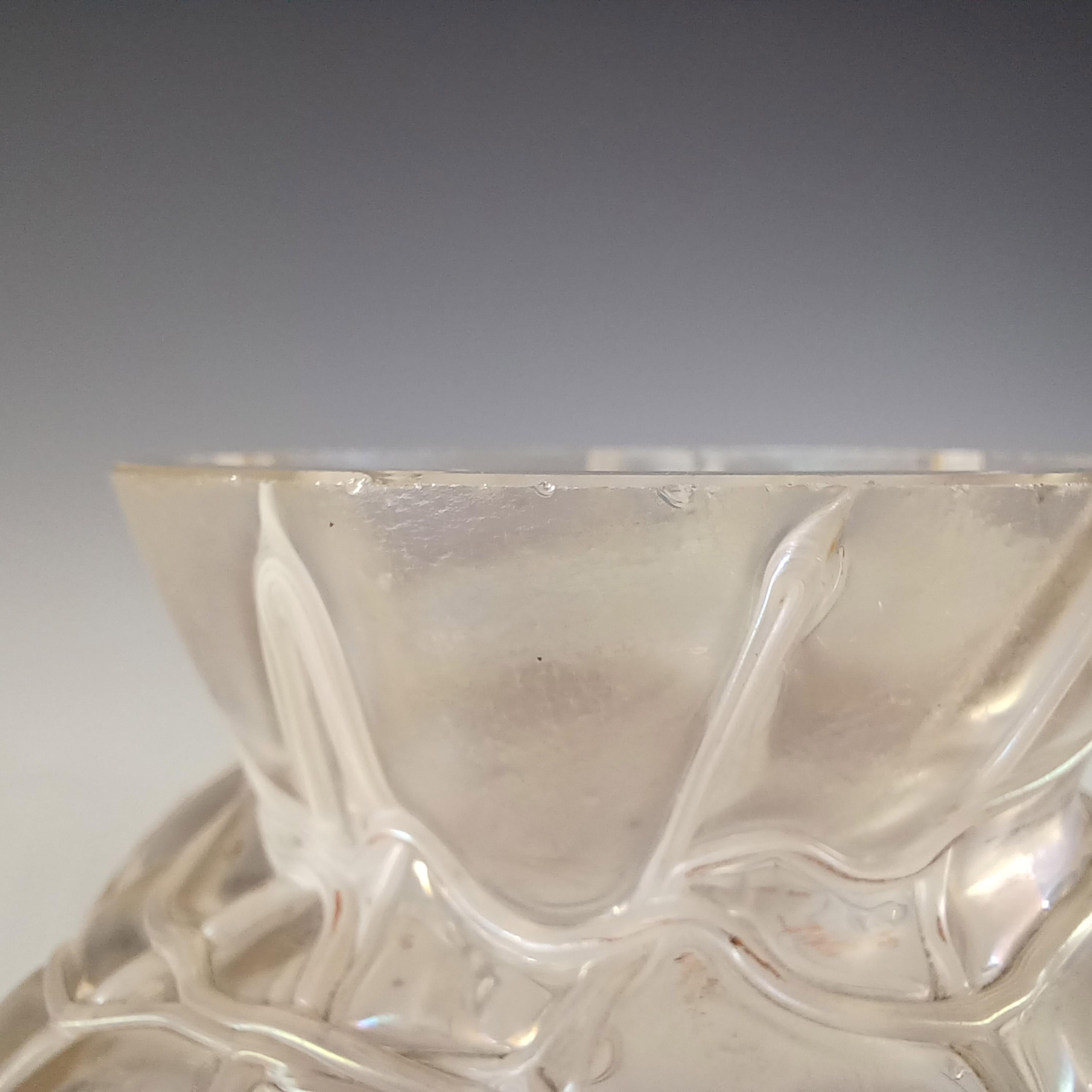 Kralik Art Nouveau 1900's Iridescent Veined Glass Vase For Sale 1