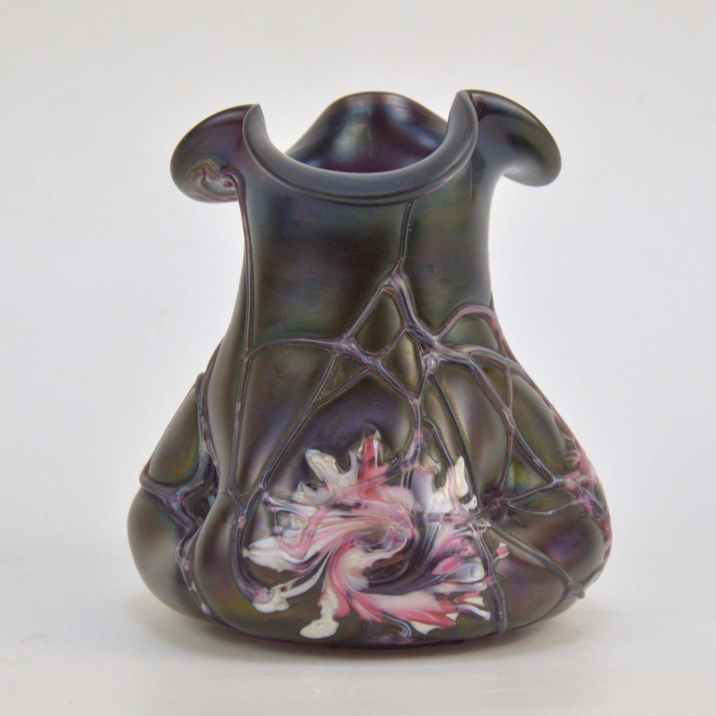 Czech Kralik Art Nouveau Iridescent Glass Vase Pallme-Konig and Habel, Teplitz For Sale