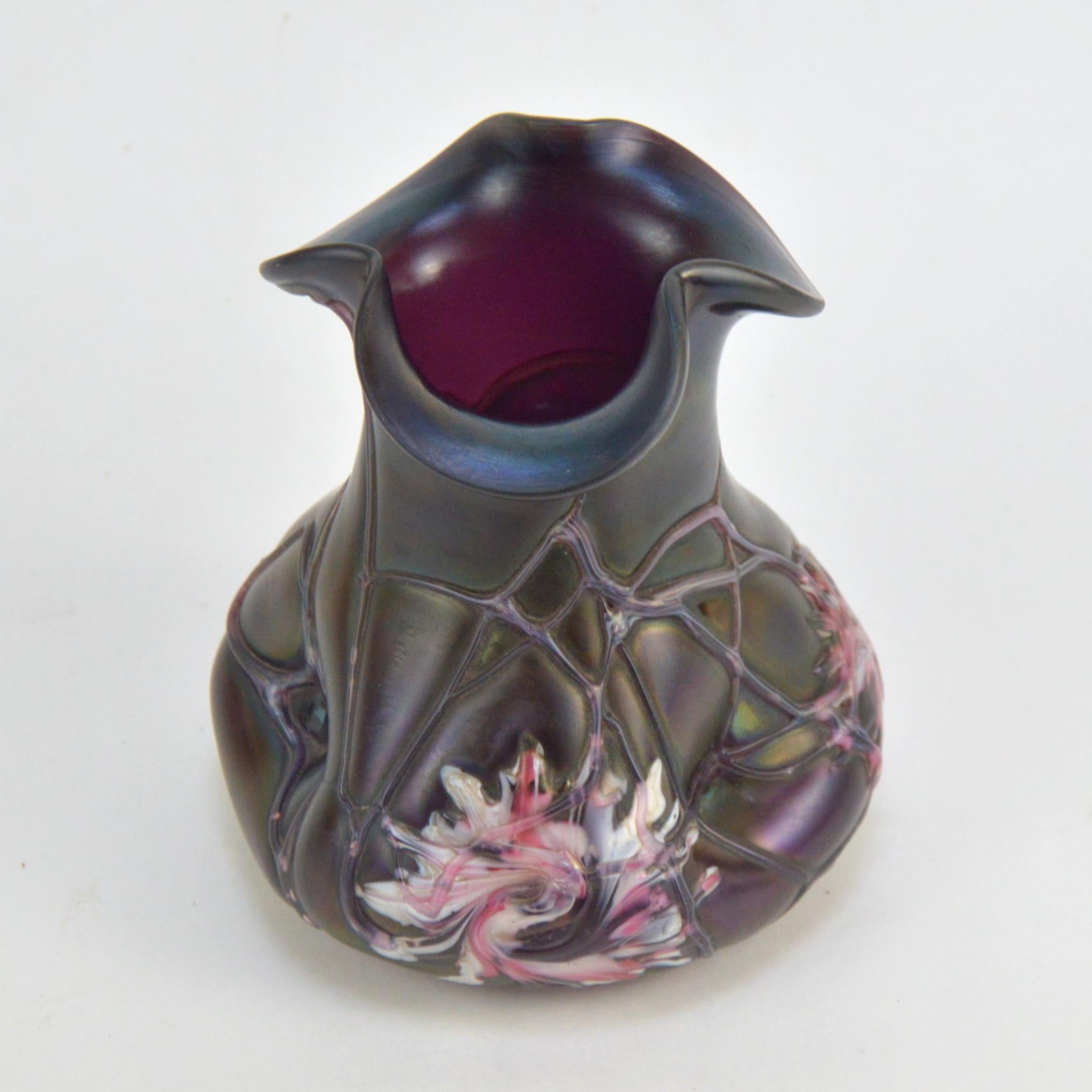Kralik Art Nouveau Iridescent Glass Vase Pallme-Konig and Habel, Teplitz In Good Condition For Sale In Brussels, BE