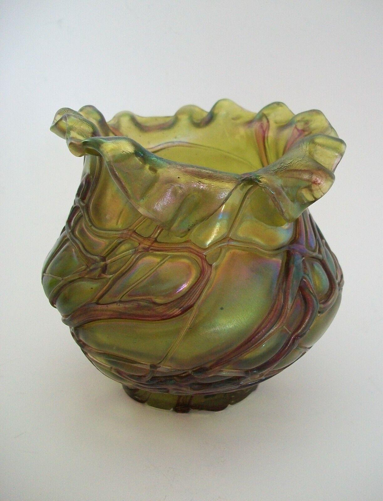 KRALIK - Antique Art Nouveau iridescent 'threaded' glass vase with dimpled sides and ruffled edge - striking green and red color combination - polished pontil mark to the base - unsigned - Czech Republic - circa 1900.

Excellent antique condition