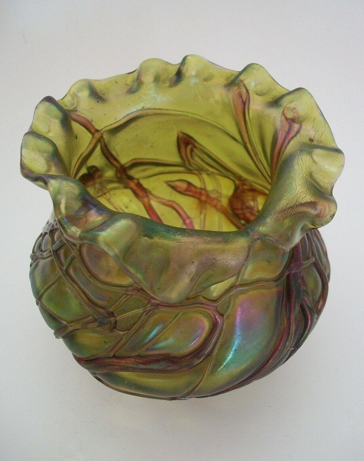20th Century KRALIK - Art Nouveau 'Threaded' Iridescent Glass Vase, Czech Republic, C.1900 For Sale