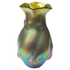 Vaso grande in vetro verde iridato Kralik Glatt Silberiris, 1899 ca.