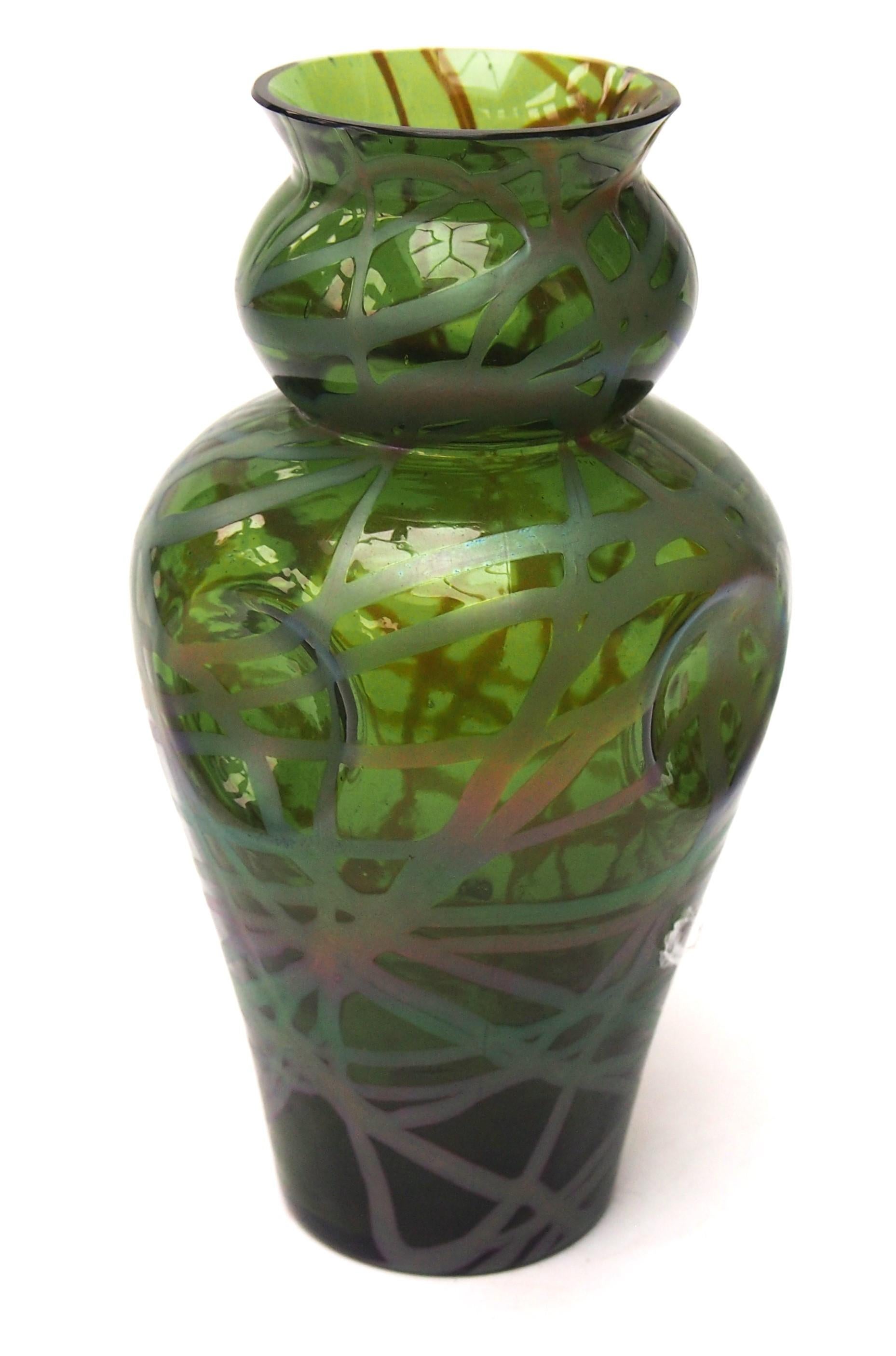Jugendstil Vaso classico a bande iridi Kralik Greene & Greene c1899 in vendita