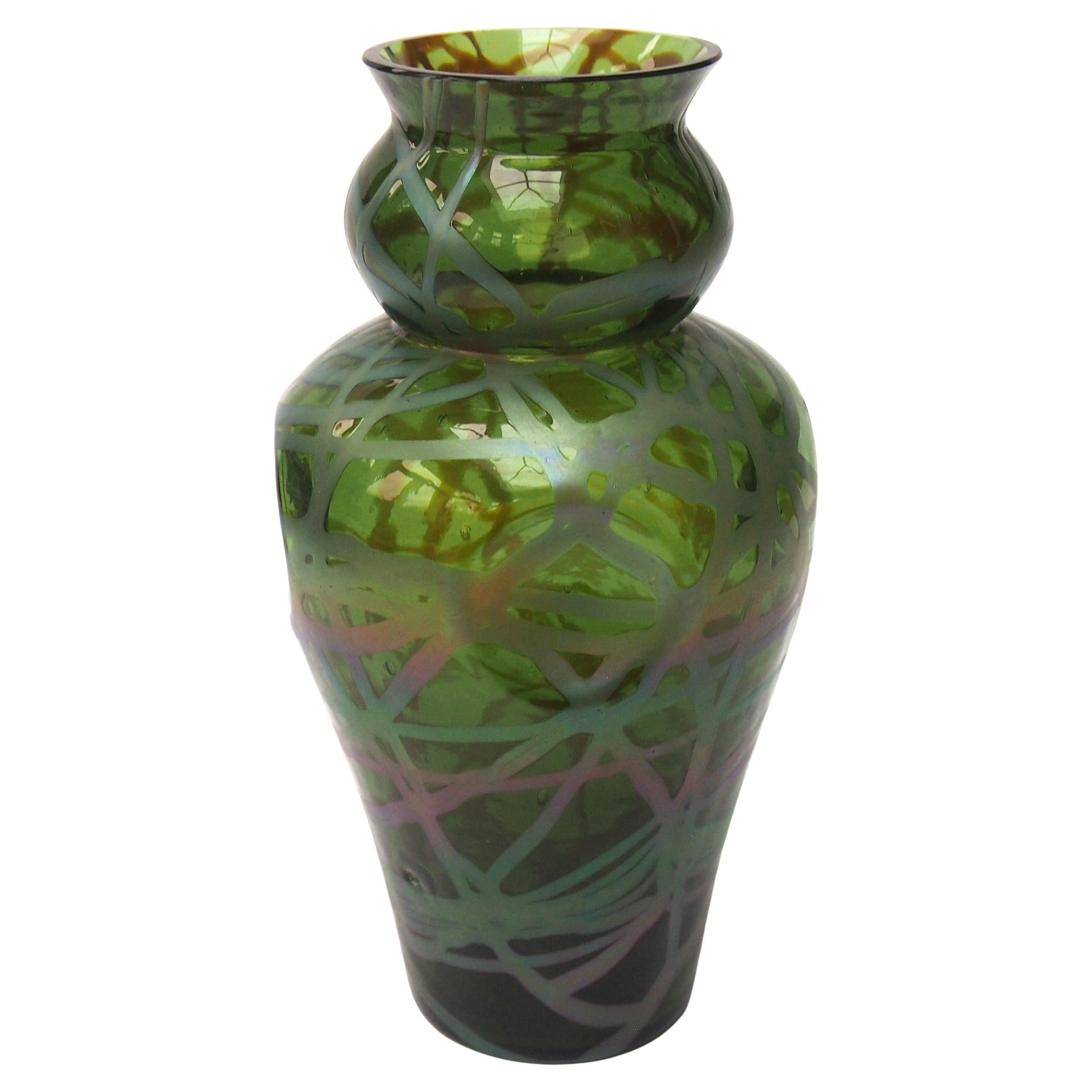 Vaso classico a bande iridi Kralik Greene & Greene c1899 in vendita