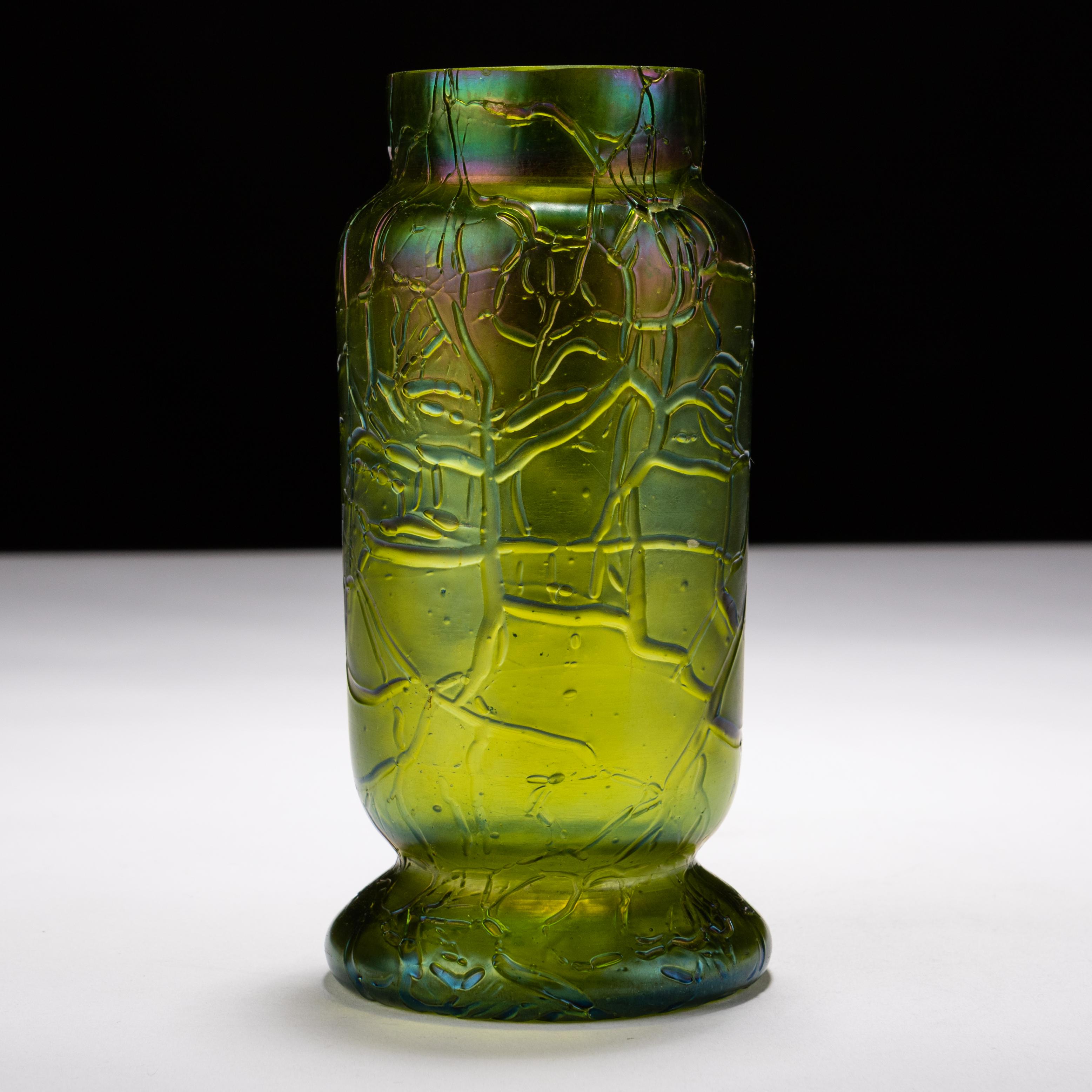 Kralik Loetz Bohemian Iridescent Glass Vase ca. 1900  In Good Condition In Nottingham, GB