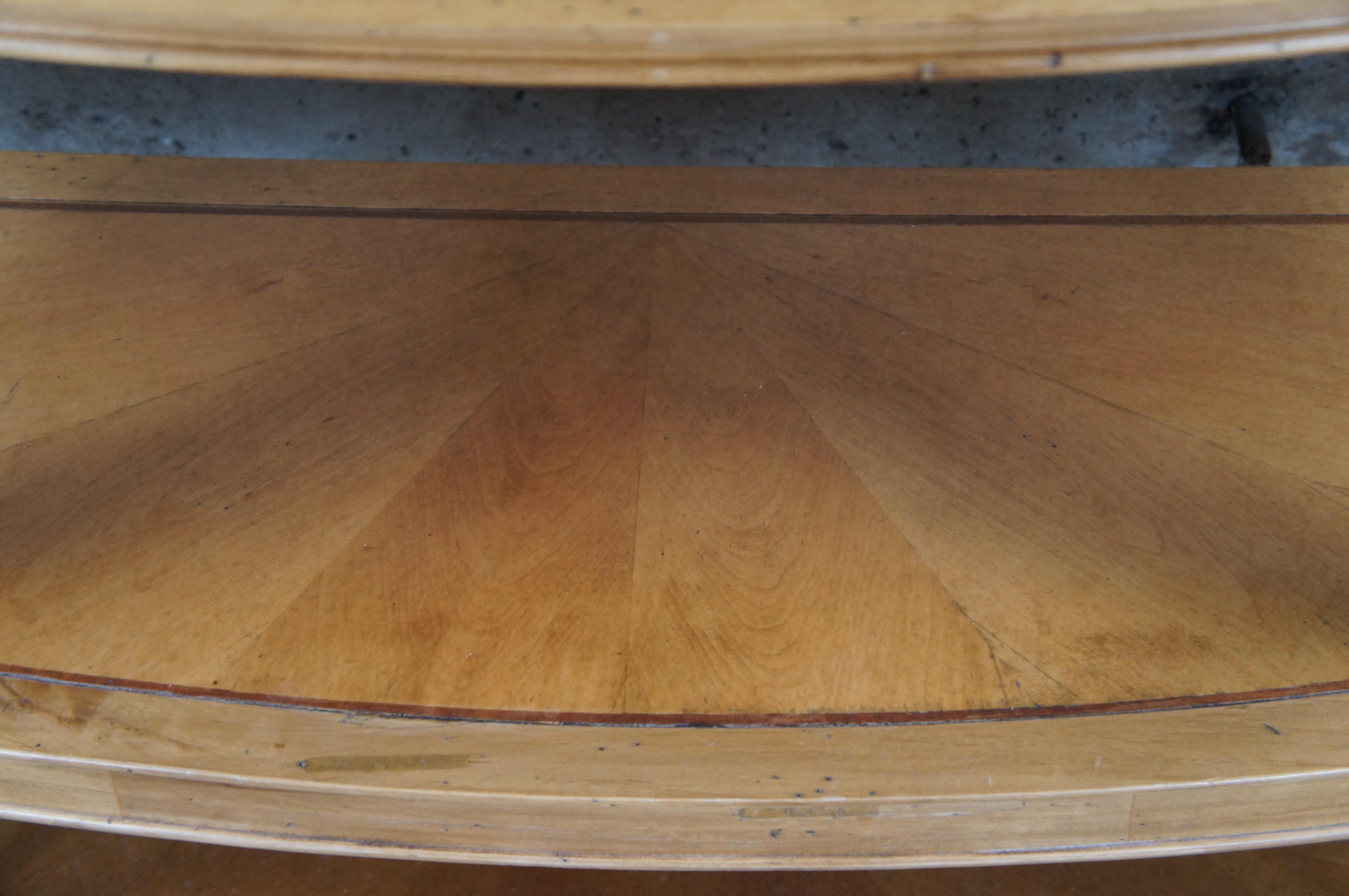 Kravet Furniture Tavolo Consolle Moderno Intarsiato a Mezzaluna Demilune in Acero da 60 pollici in vendita 2