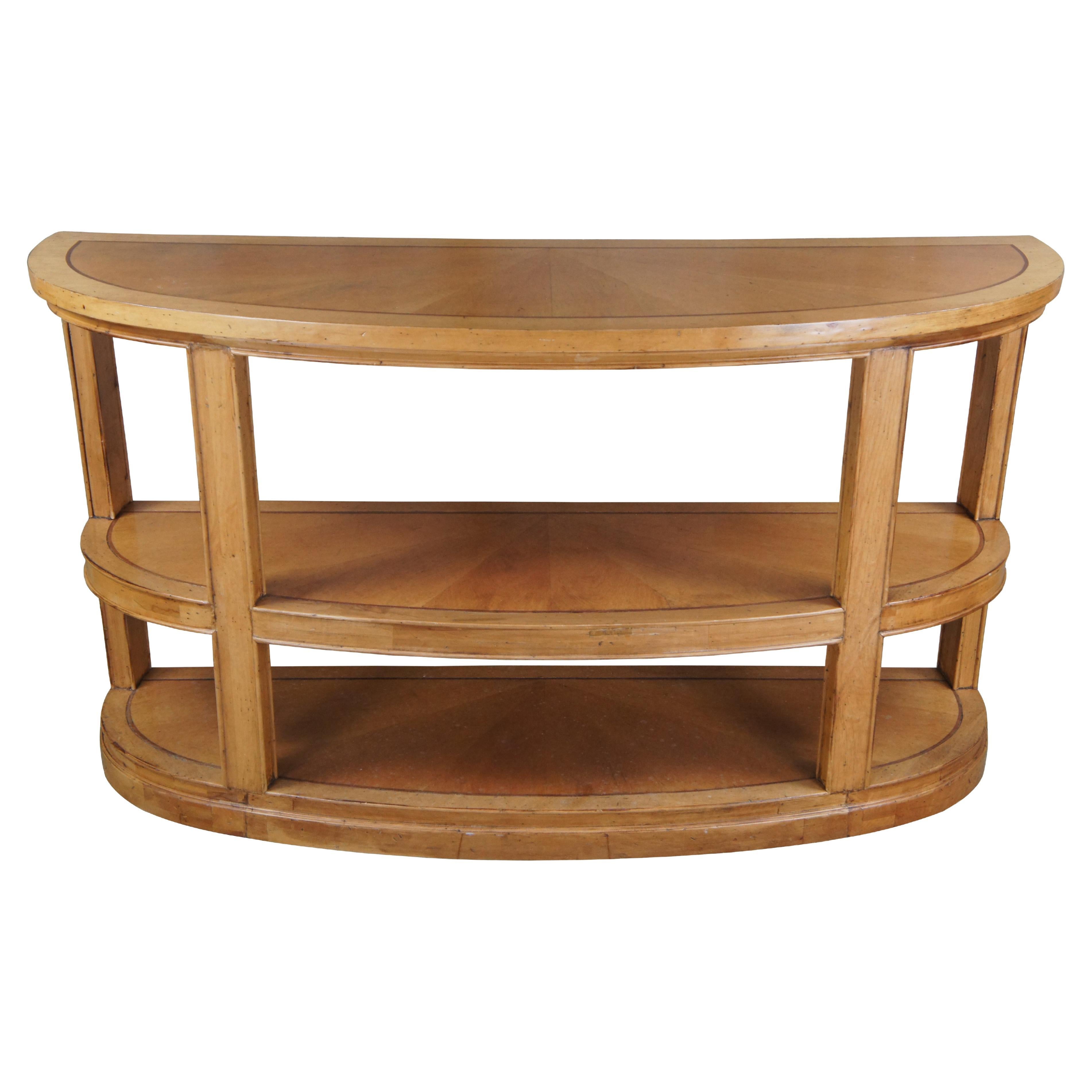 Kravet Furniture Table console moderne en érable marqueté demi-lune 60" en vente