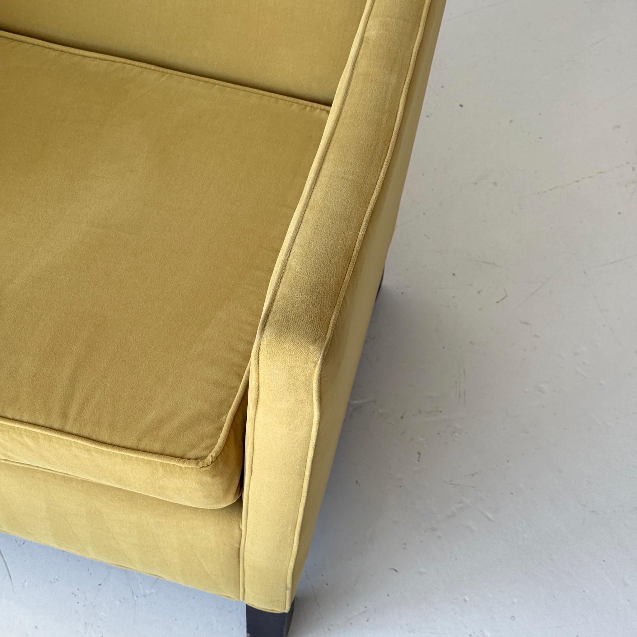 c. 2004. USA. Canapé assorti disponible. Rembourré en velours Knoll Textiles. 

