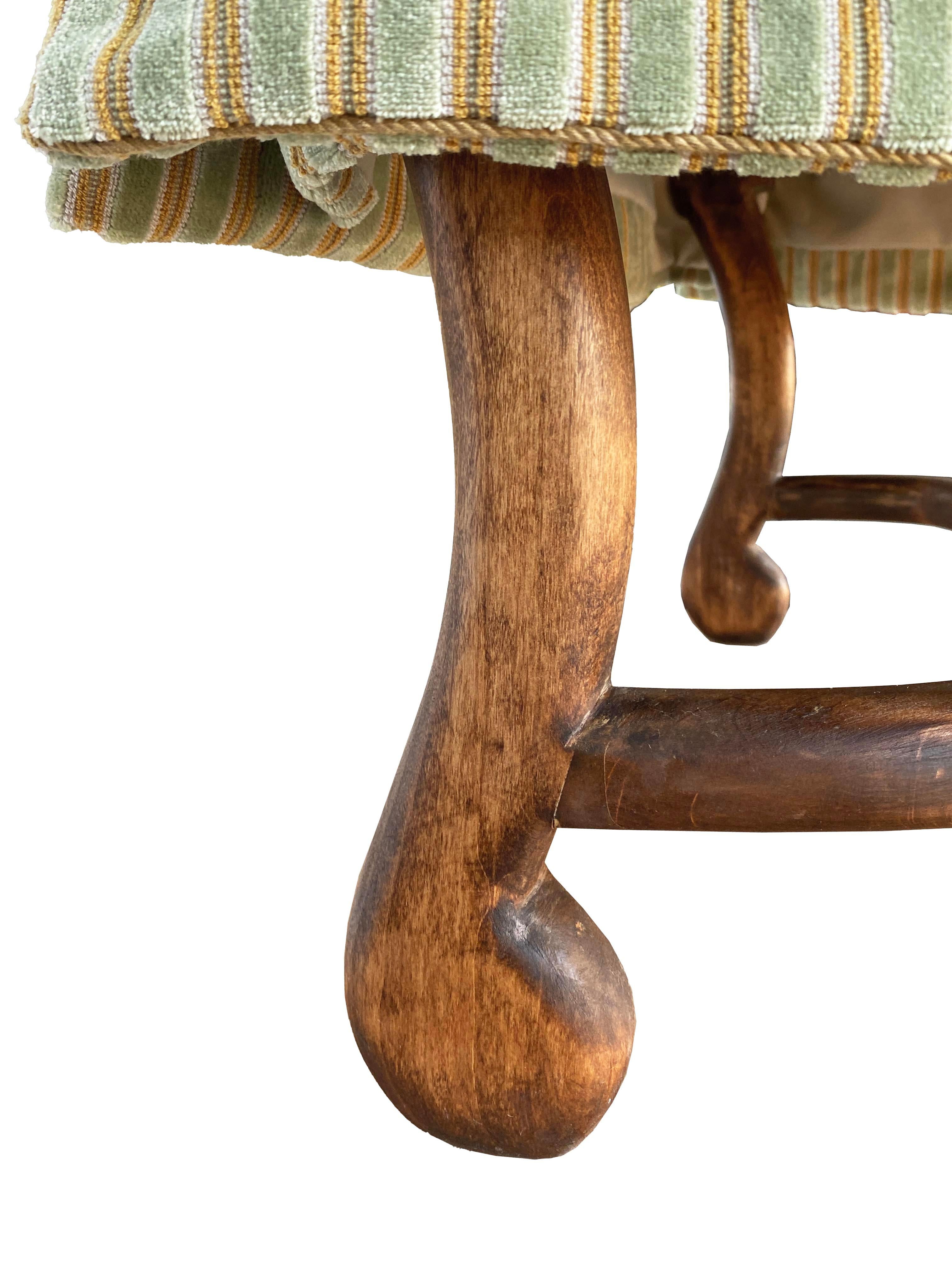 Ottoman Kreiss avec un tissu à rayures roses en vente 6
