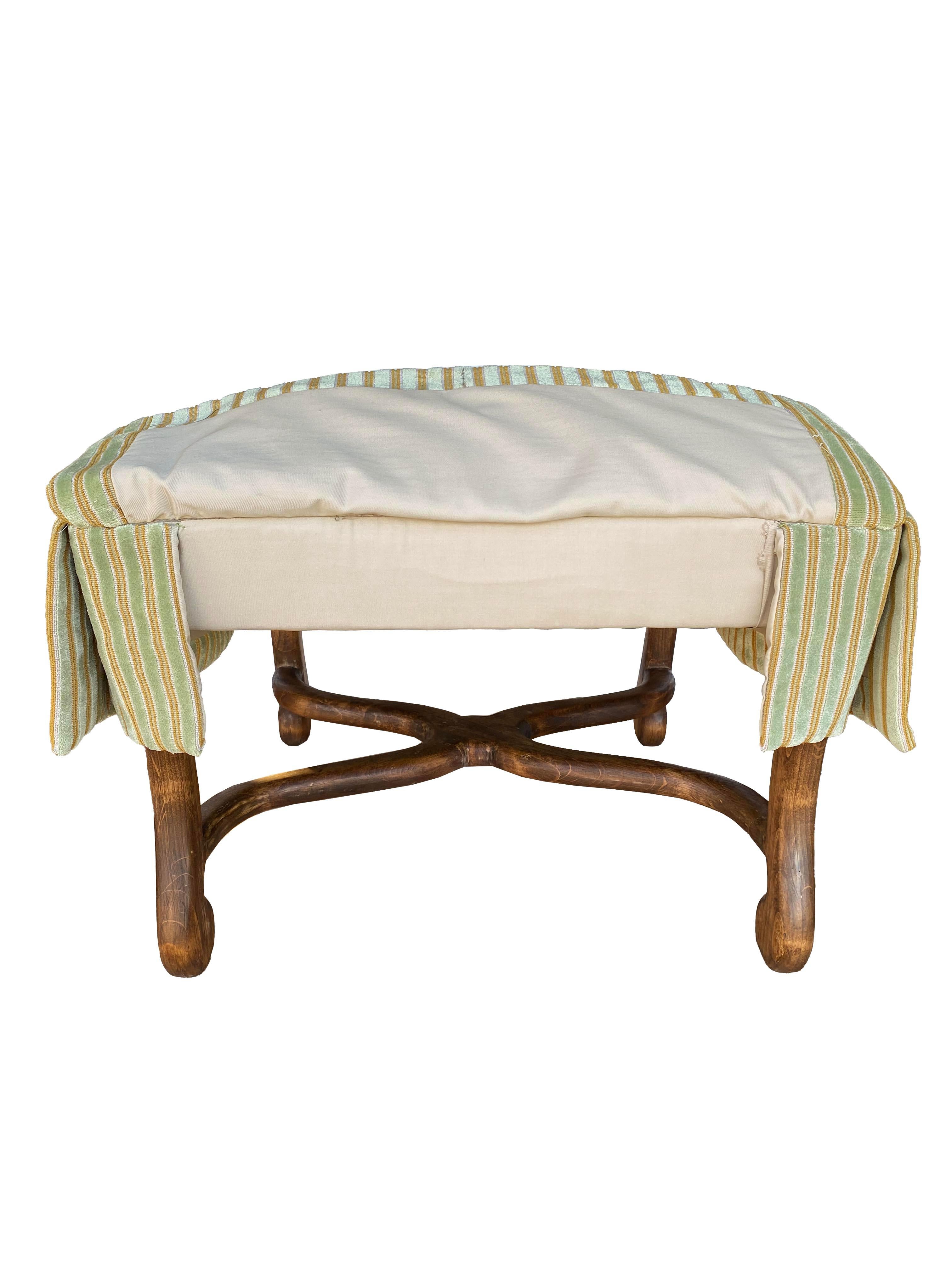 Ottoman Kreiss avec un tissu à rayures roses Bon état - En vente à Scottsdale, AZ