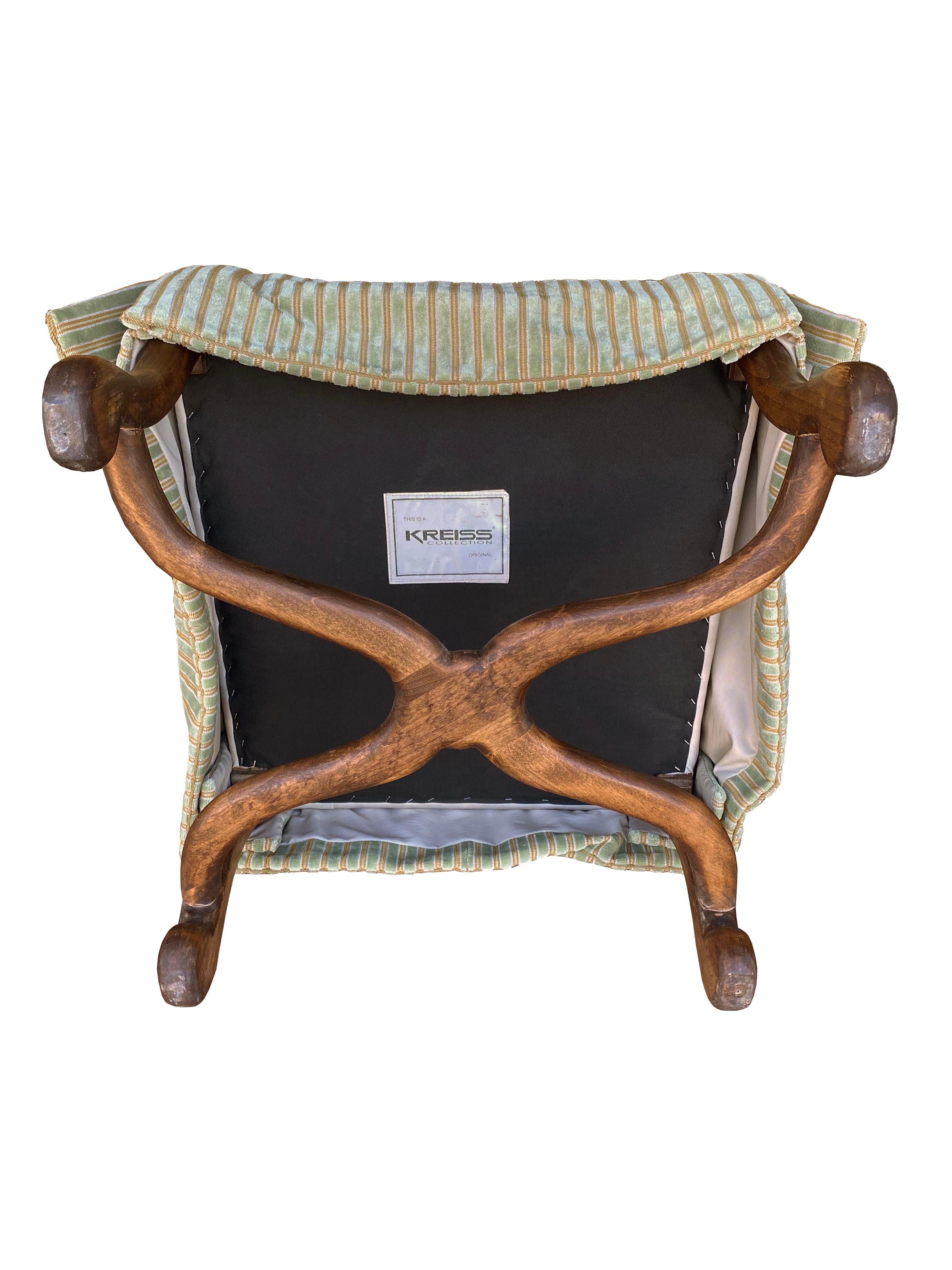 Ottoman Kreiss avec un tissu à rayures roses en vente 2