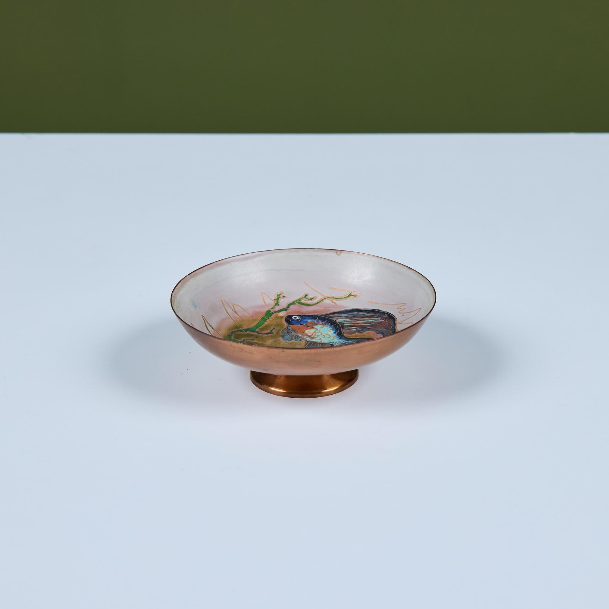 Krelage Kampffisch Schale aus emailliertem Kupfer (Moderne der Mitte des Jahrhunderts) im Angebot