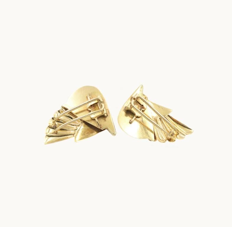 Women's or Men's Krementz 14 Karat Gold Retro Double Clip Wing Brooch For Sale