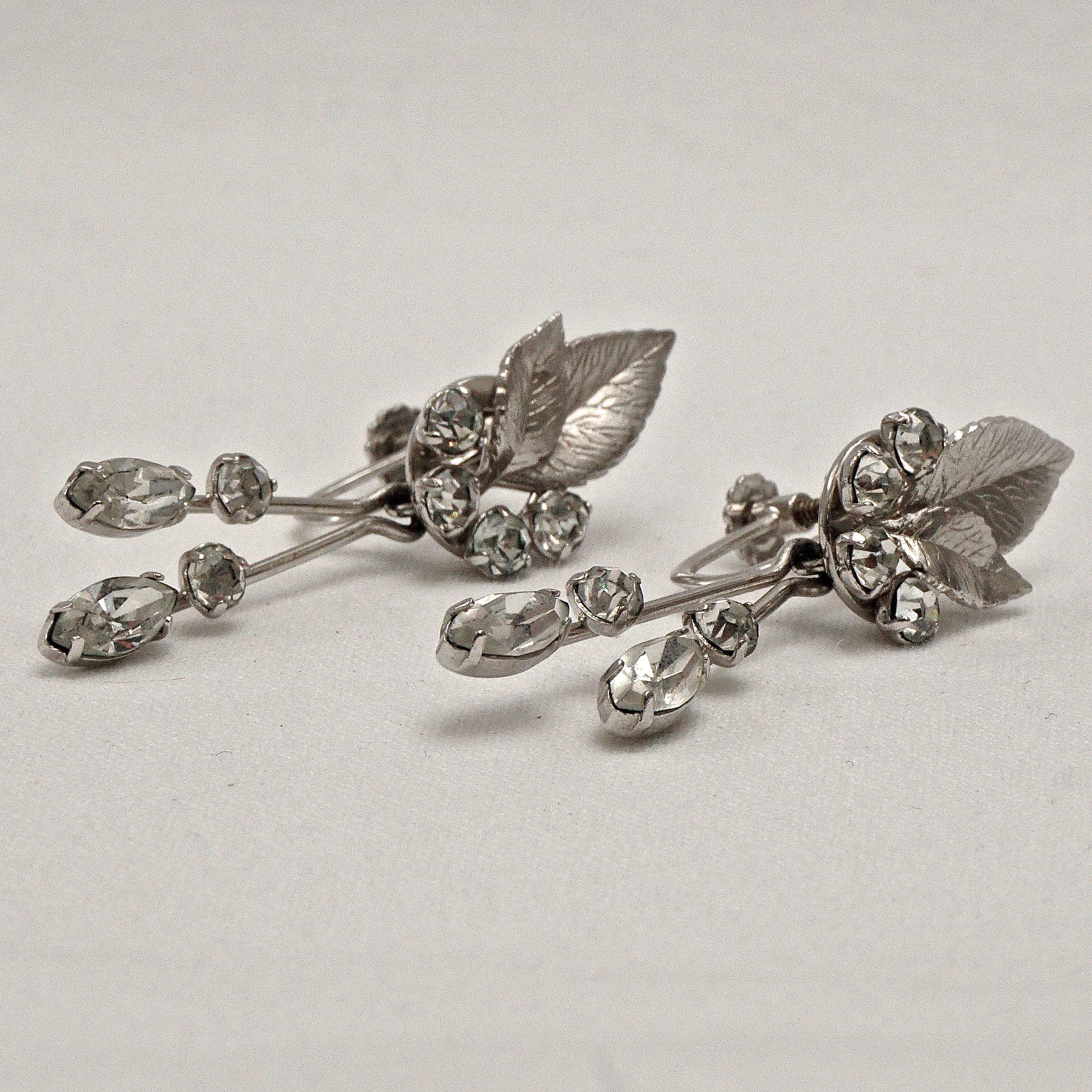 Krementz 14K White Gold Overlay Leaf Design Rhinestone Necklace and Earring Set For Sale 12
