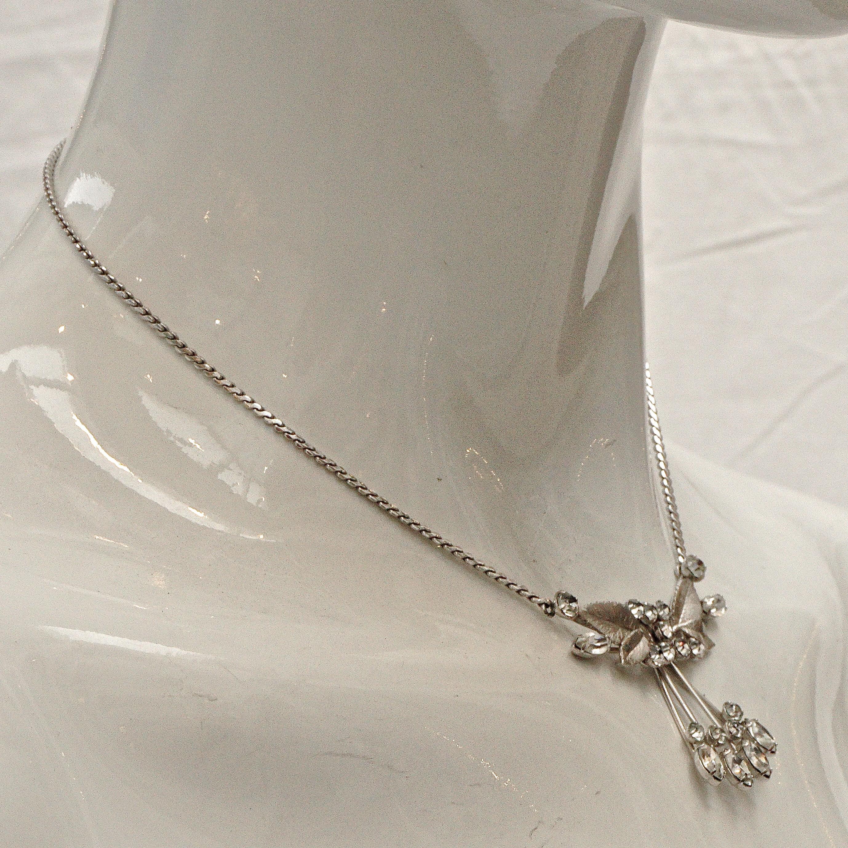 Krementz 14K White Gold Overlay Leaf Design Rhinestone Necklace and Earring Set For Sale 1