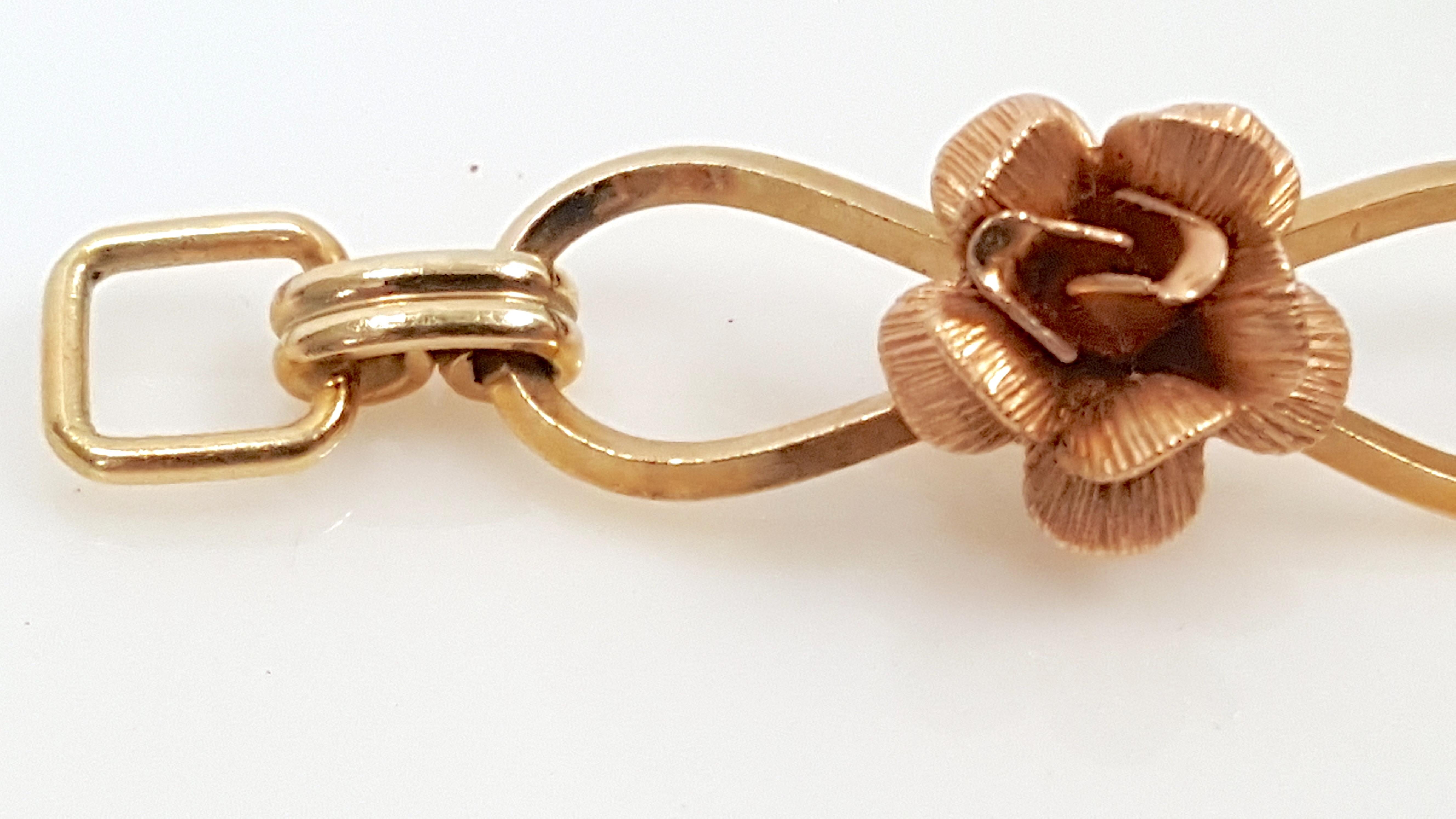 Krementz 1950s Boxed RoseFlowerCharms TriColor GoldPlate Chain Link Bracelet Pour femmes en vente