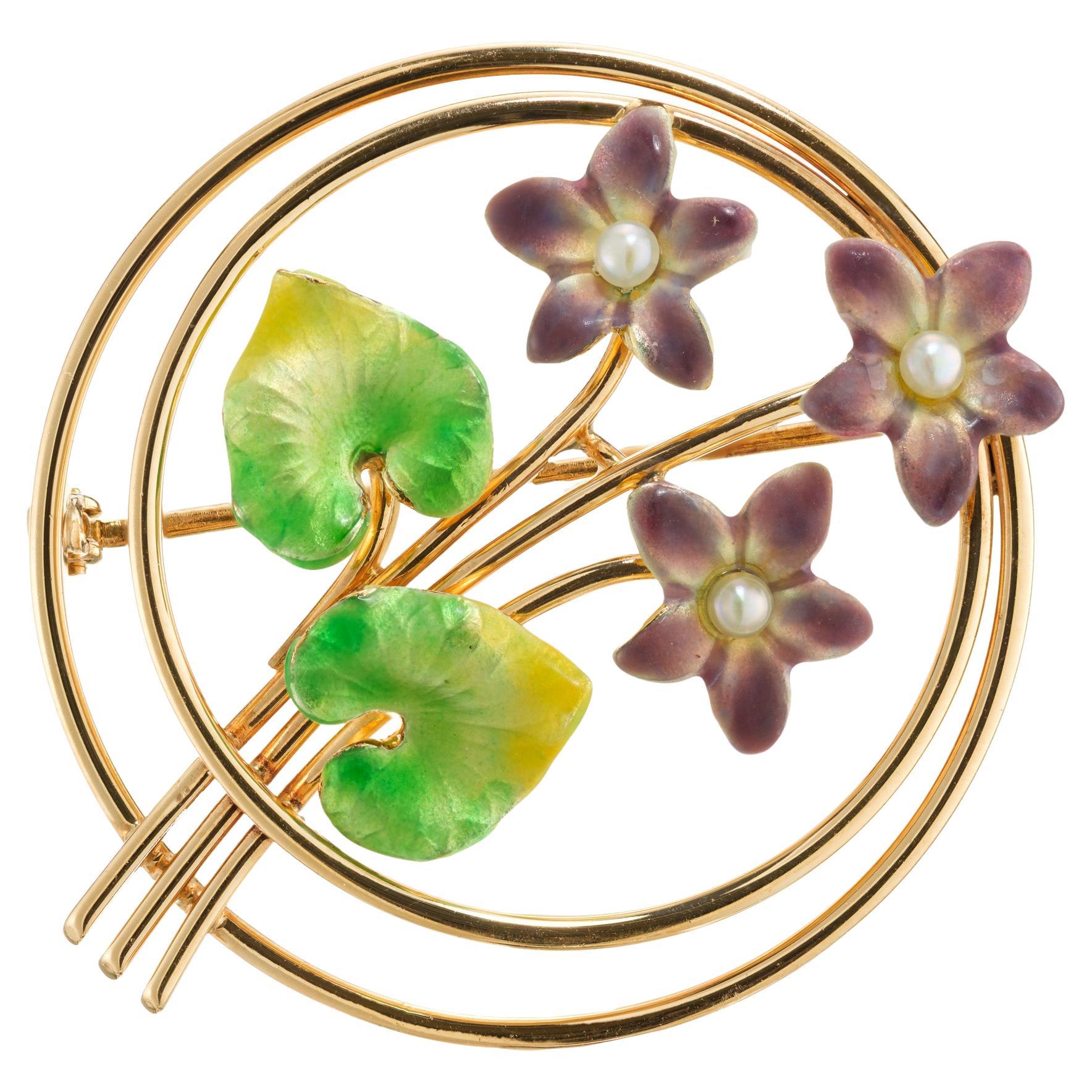 Krementz Broche fleur en or rose, perles, émail et perles en vente