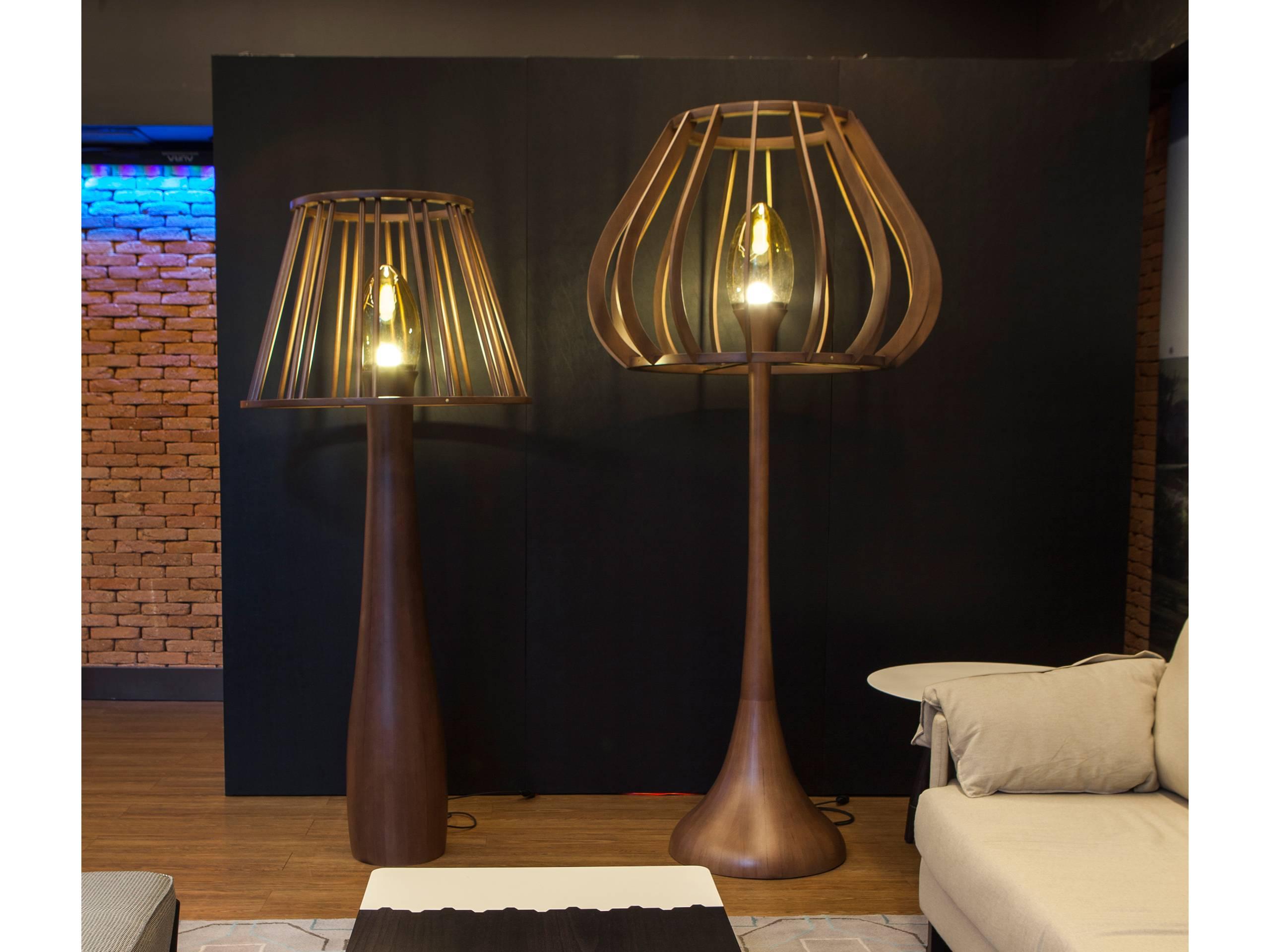 Kremlin Brazilian Contemporary Wood Big Floor Lamp by Lattoog 1