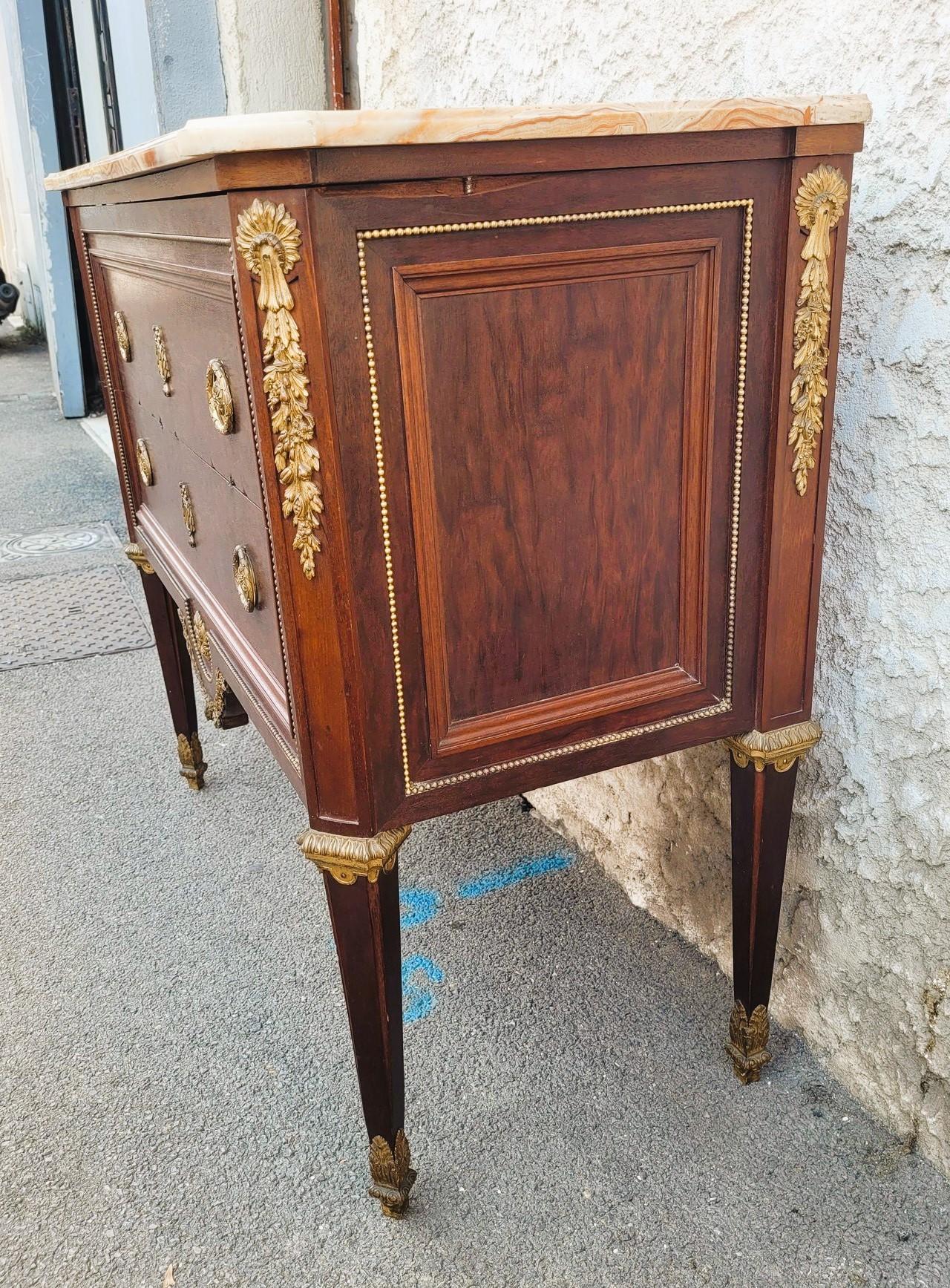 Krieger, Cassettiera in mogano stampata, XIX secolo In condizioni buone in vendita a MARSEILLE, FR