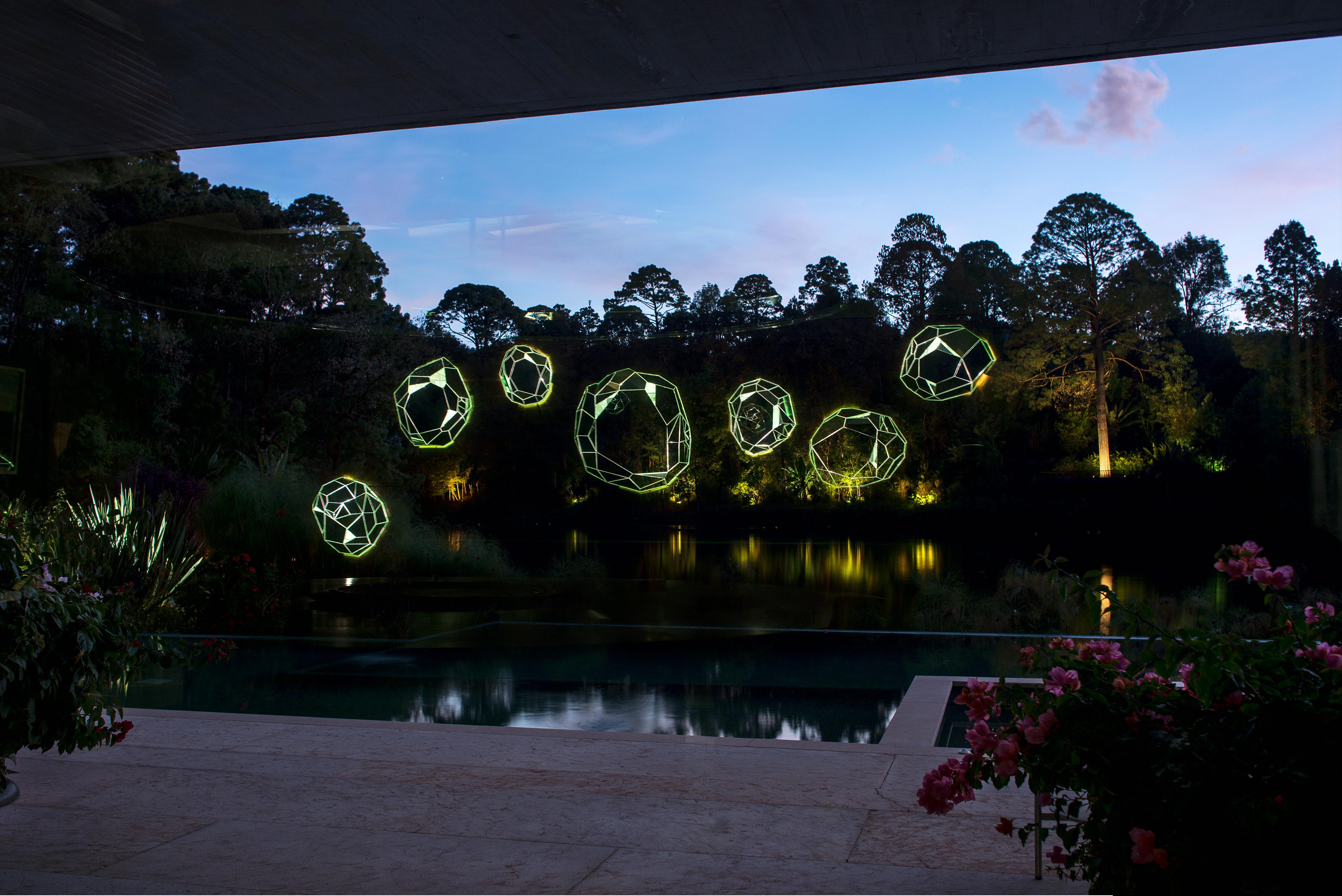 wall mirrors installation