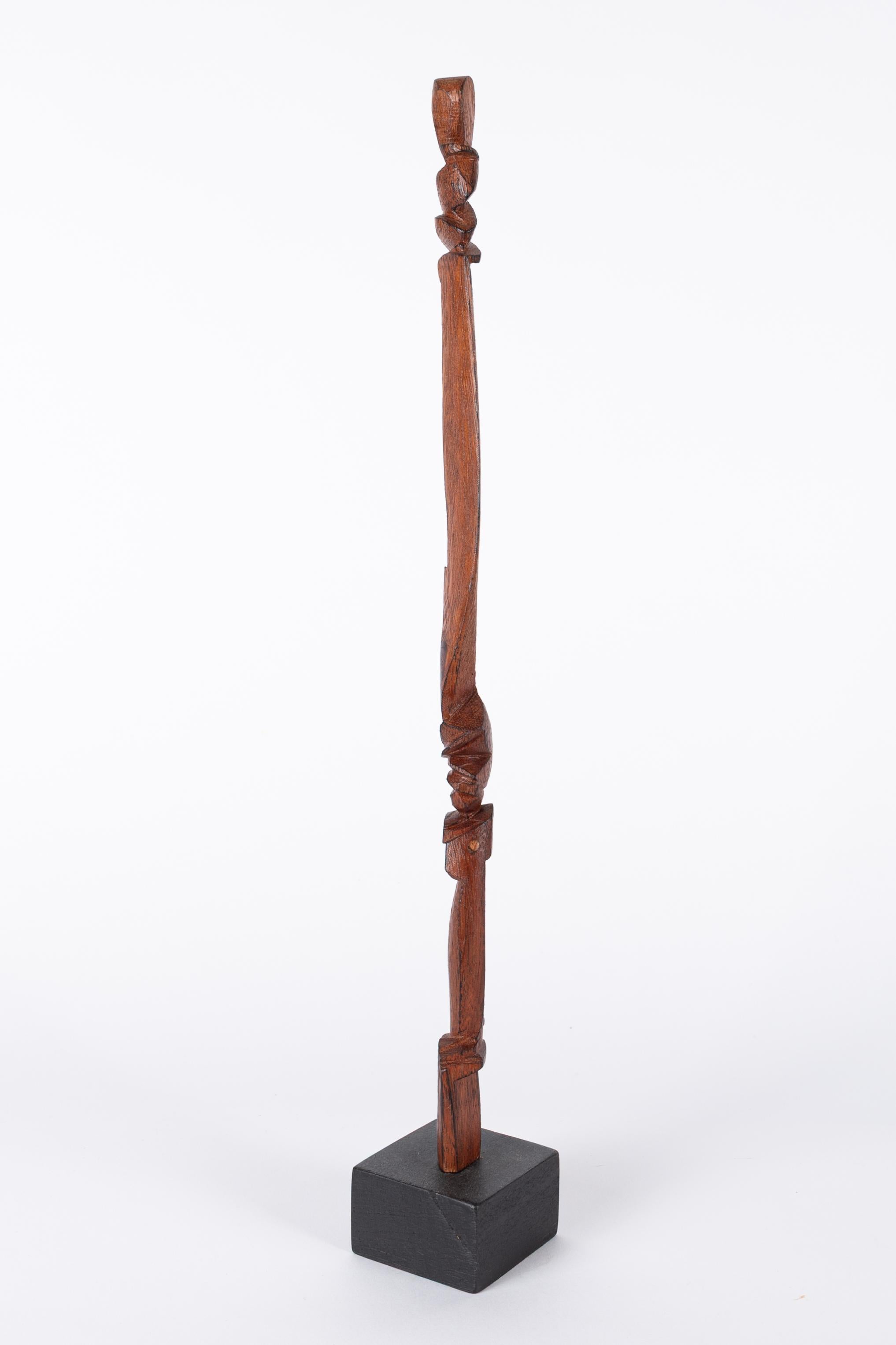 Scultura astratta in legno sottile (di un uomo?) - Sculpture di Kris De Plecker