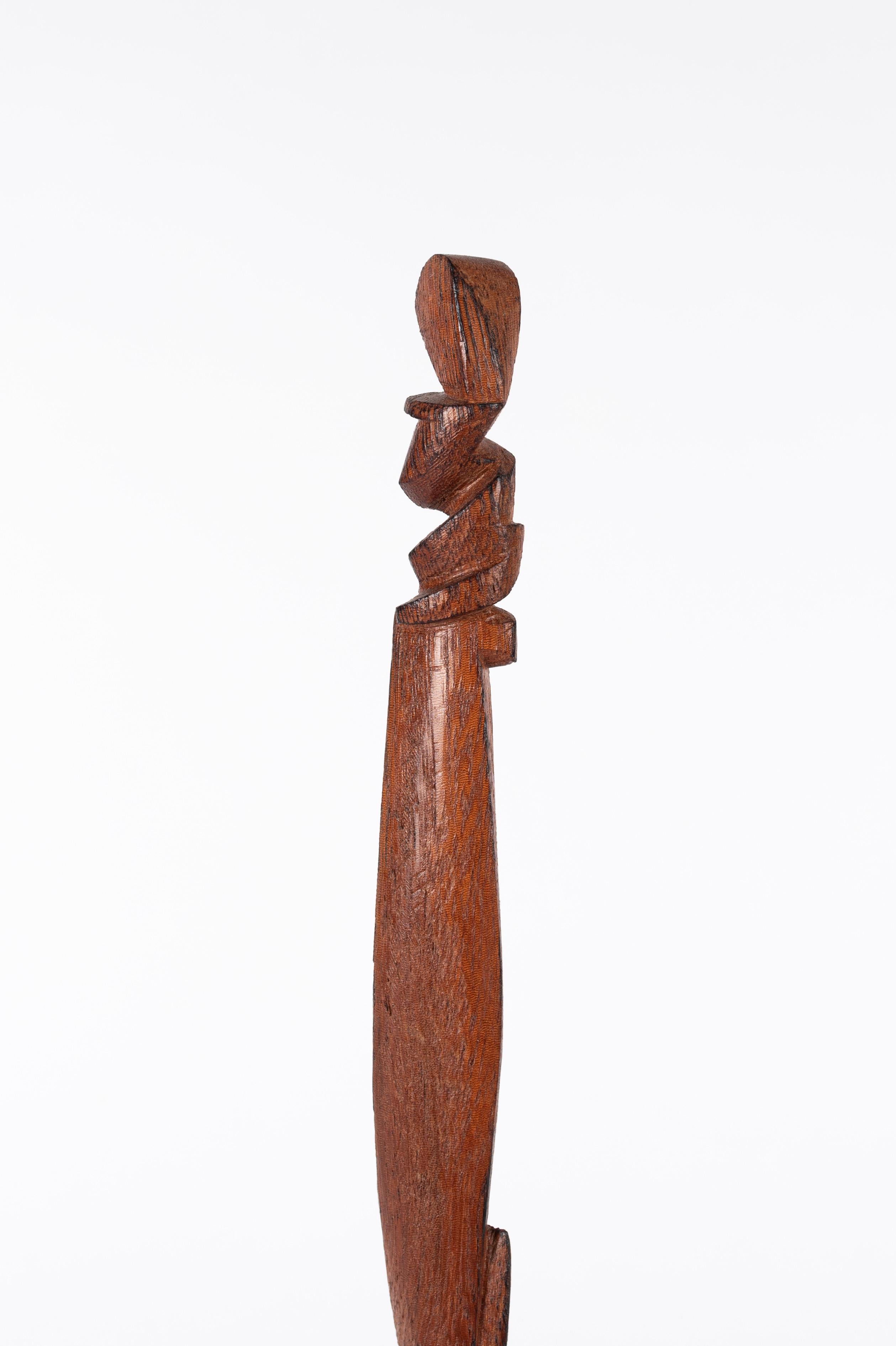 Scultura astratta in legno sottile (di un uomo?) - Abstract Sculpture Marrone di Kris De Plecker