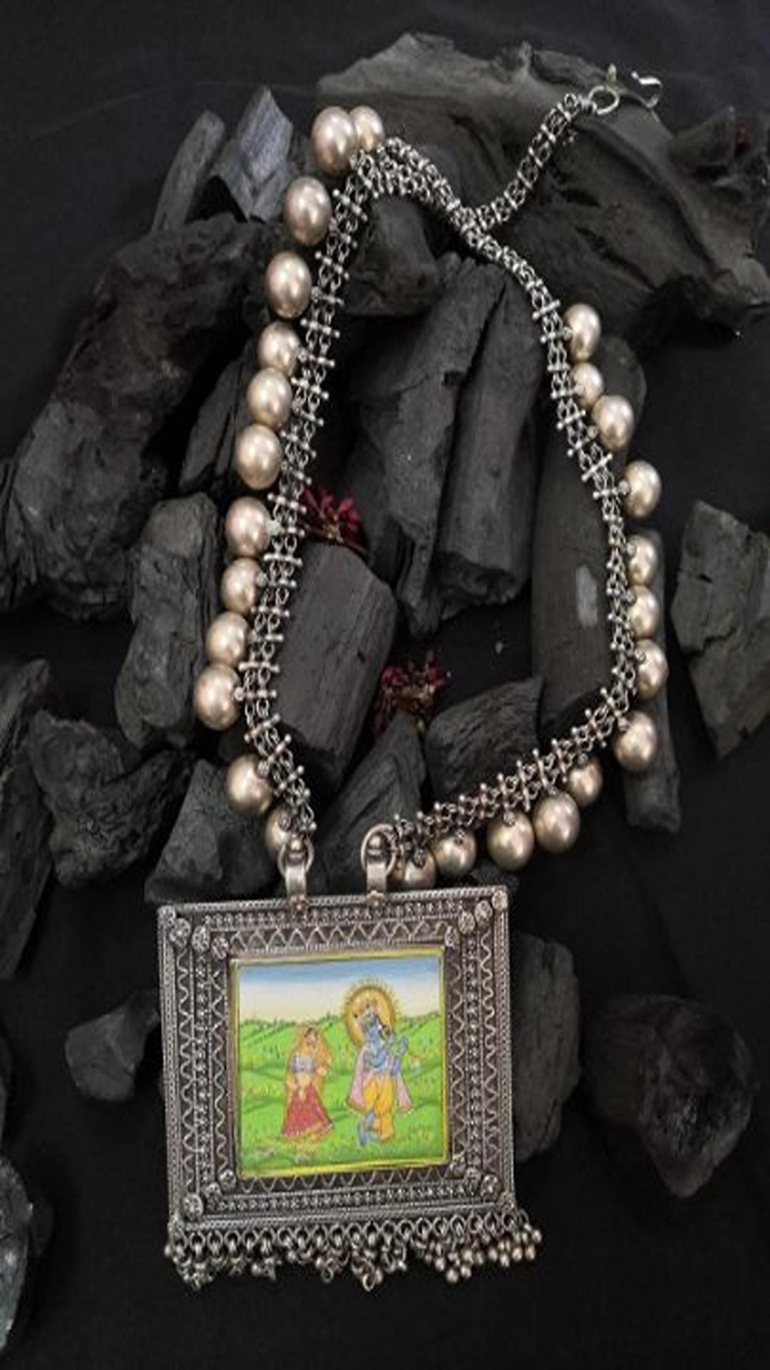 Krishna Oxidized Jewelry Indian jewelry, traditional Jewelry, Krishna thread necklace boho necklace, Temple Necklace mother’s day gift

Necklace With 925 Sterling Silver

Necklace Length : 16 Inch 

Necklace Weight : 222.514 gram

CARE INSTRUCTIONS