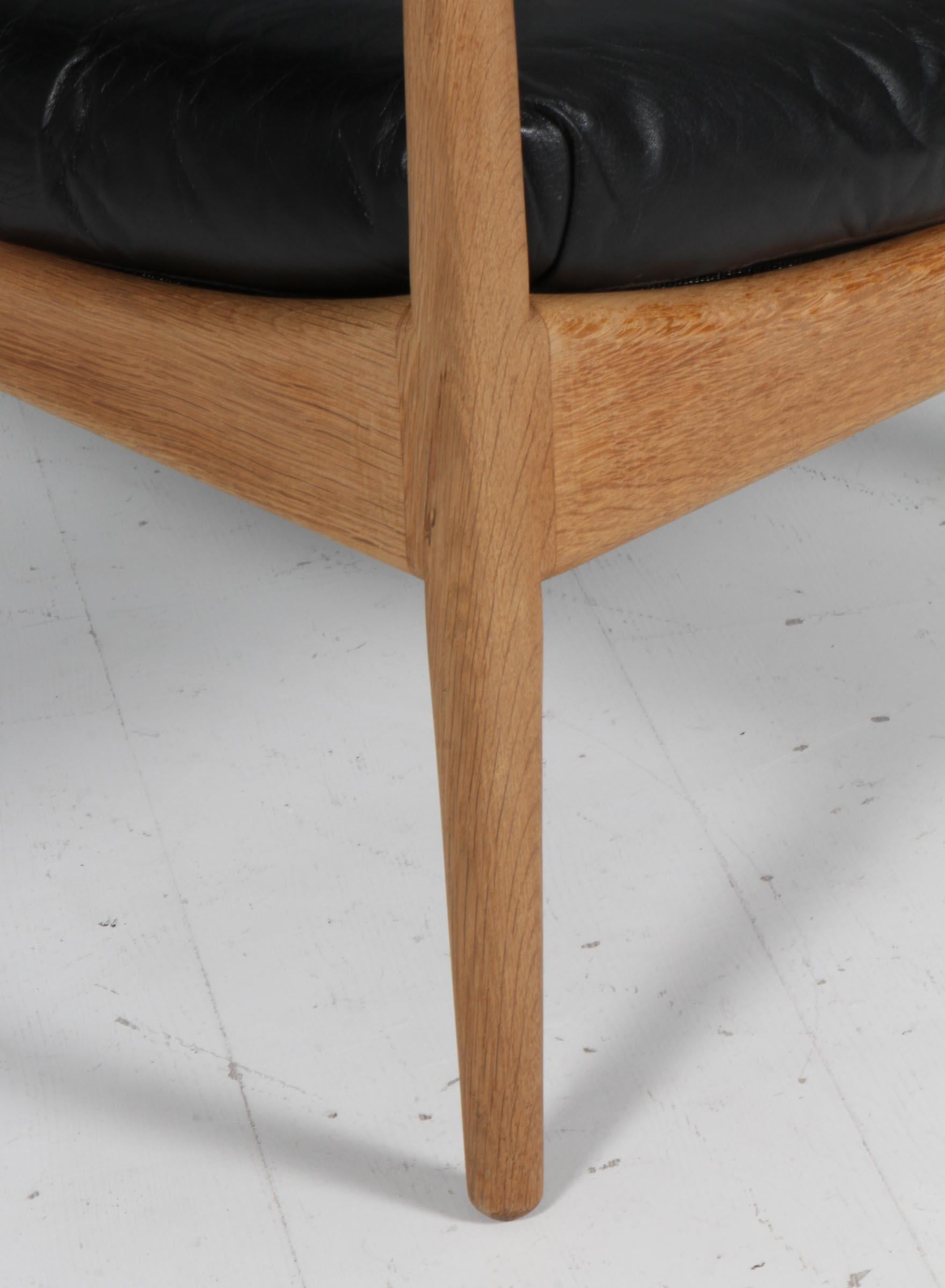 Mid-20th Century Krisitan S. Vedel lounge chair model Modus, Oak and Leather, Denmark, 1960s