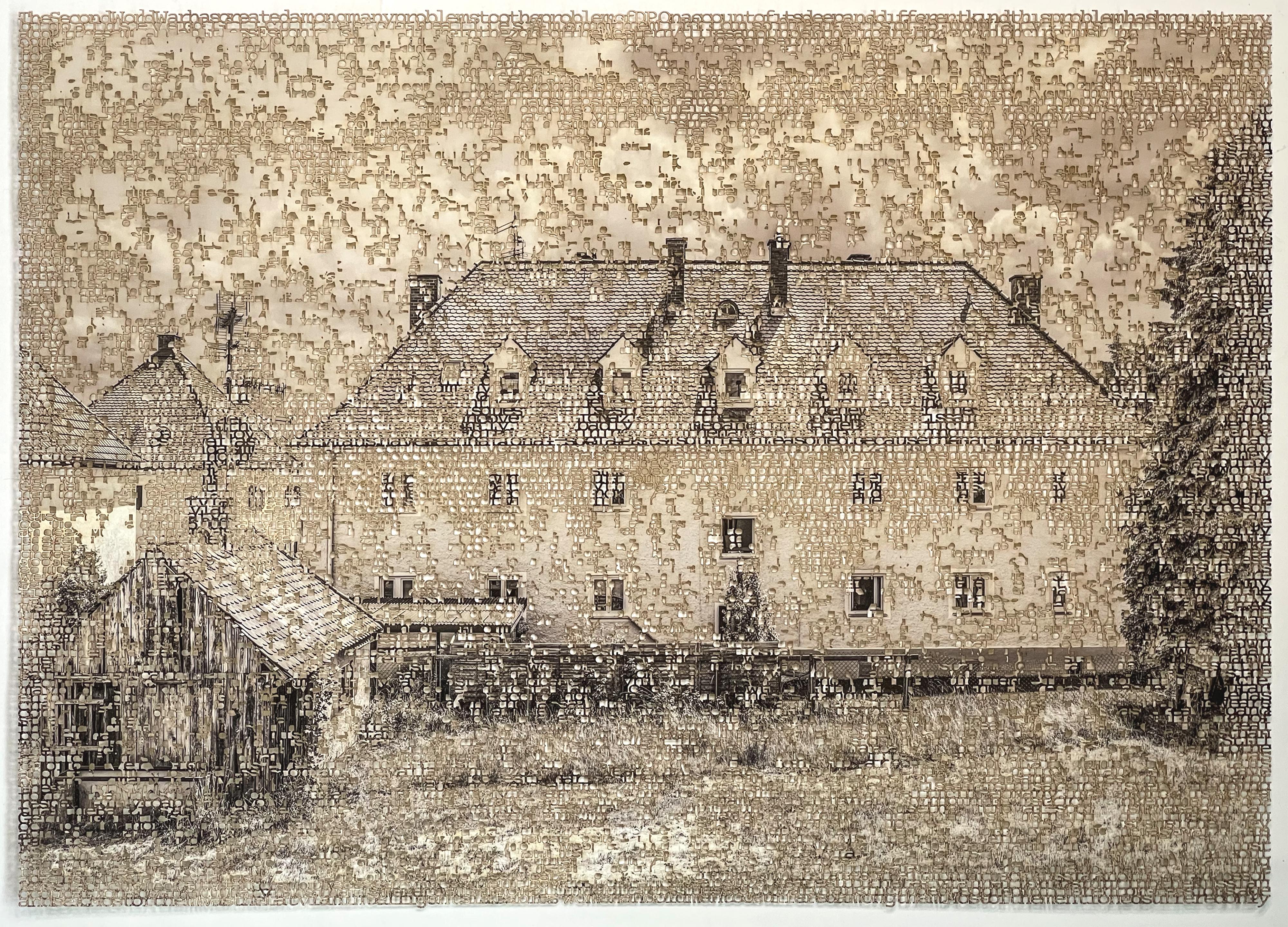 Krista Svalbonas Black and White Photograph – Muhldorf, Lasergeschnittener Archivpigment-Tinte-Druck, signiert, nummeriert, gerahmt