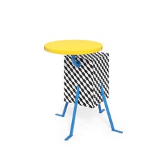 Tavolino Kristall, di Michele de Lucchi per Memphis Milano Collection