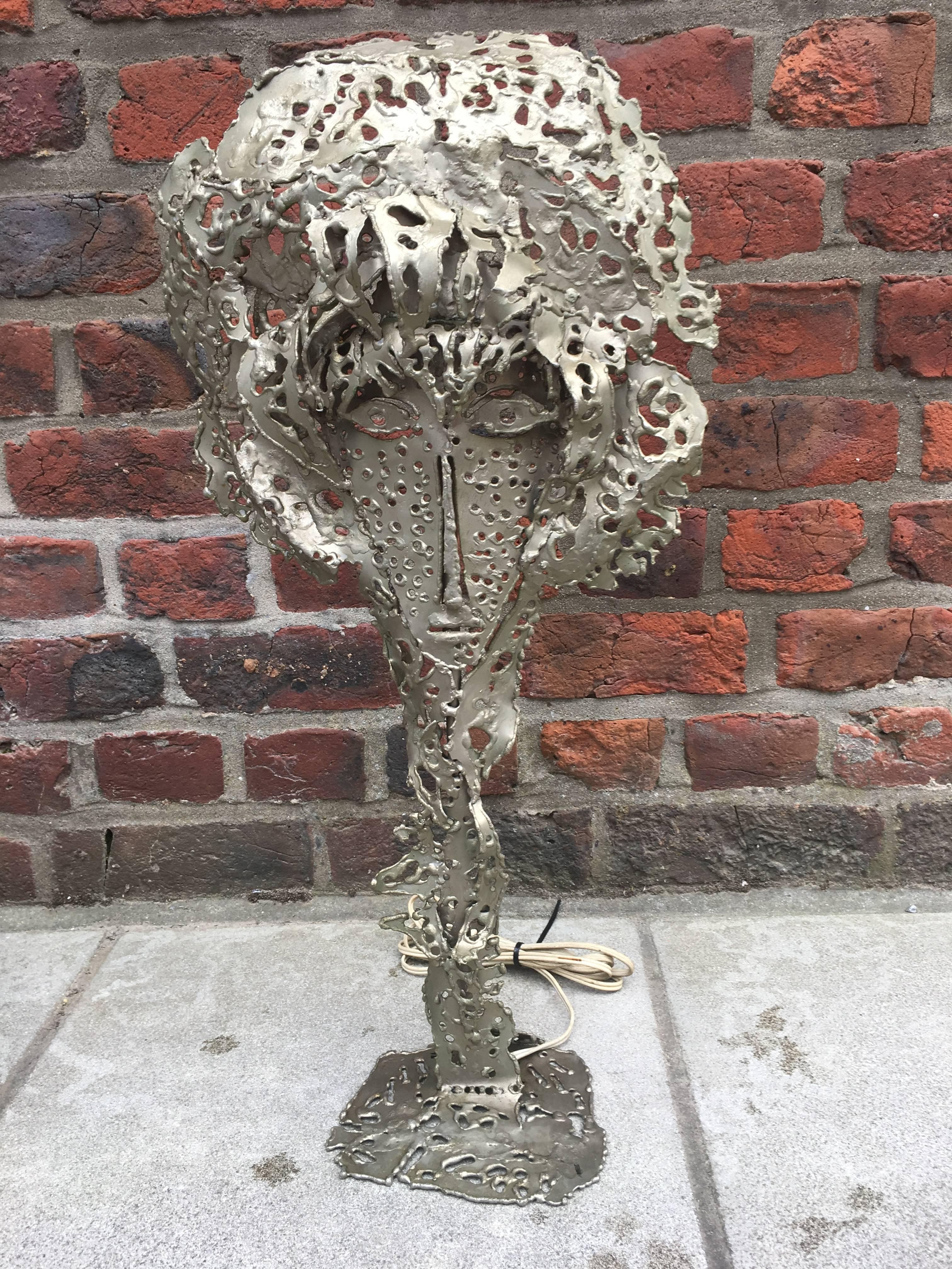 Krister Krister, brutalistische Skulpturlampe aus weißem Metall, um 1970, signiert im Angebot 2