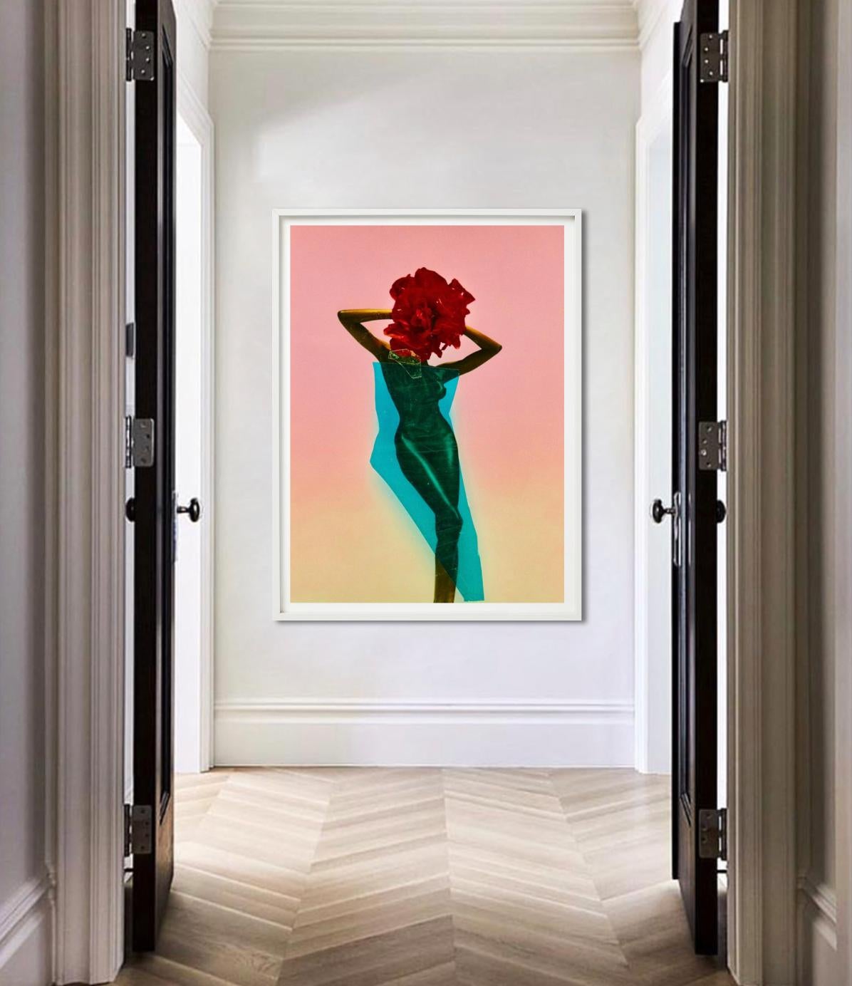 Flowerhead - Femme avec une fleur en guise de tête, Diptych Fine Arts - Photograph de Kristian Schuller