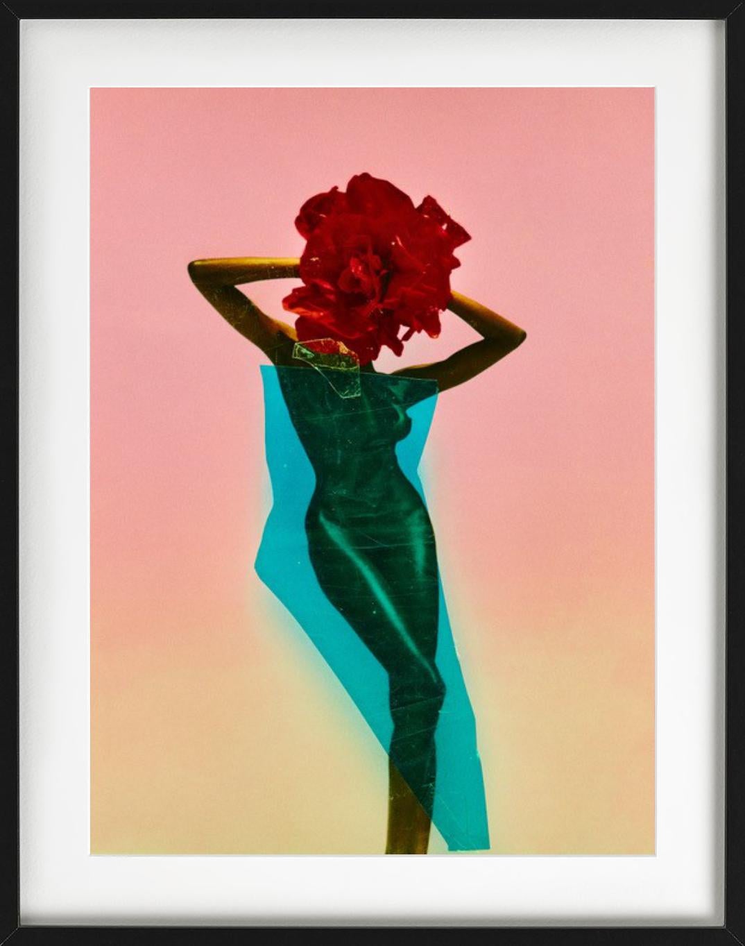 Flowerhead - Femme avec une fleur en guise de tête, Diptych Fine Arts - Orange Color Photograph par Kristian Schuller