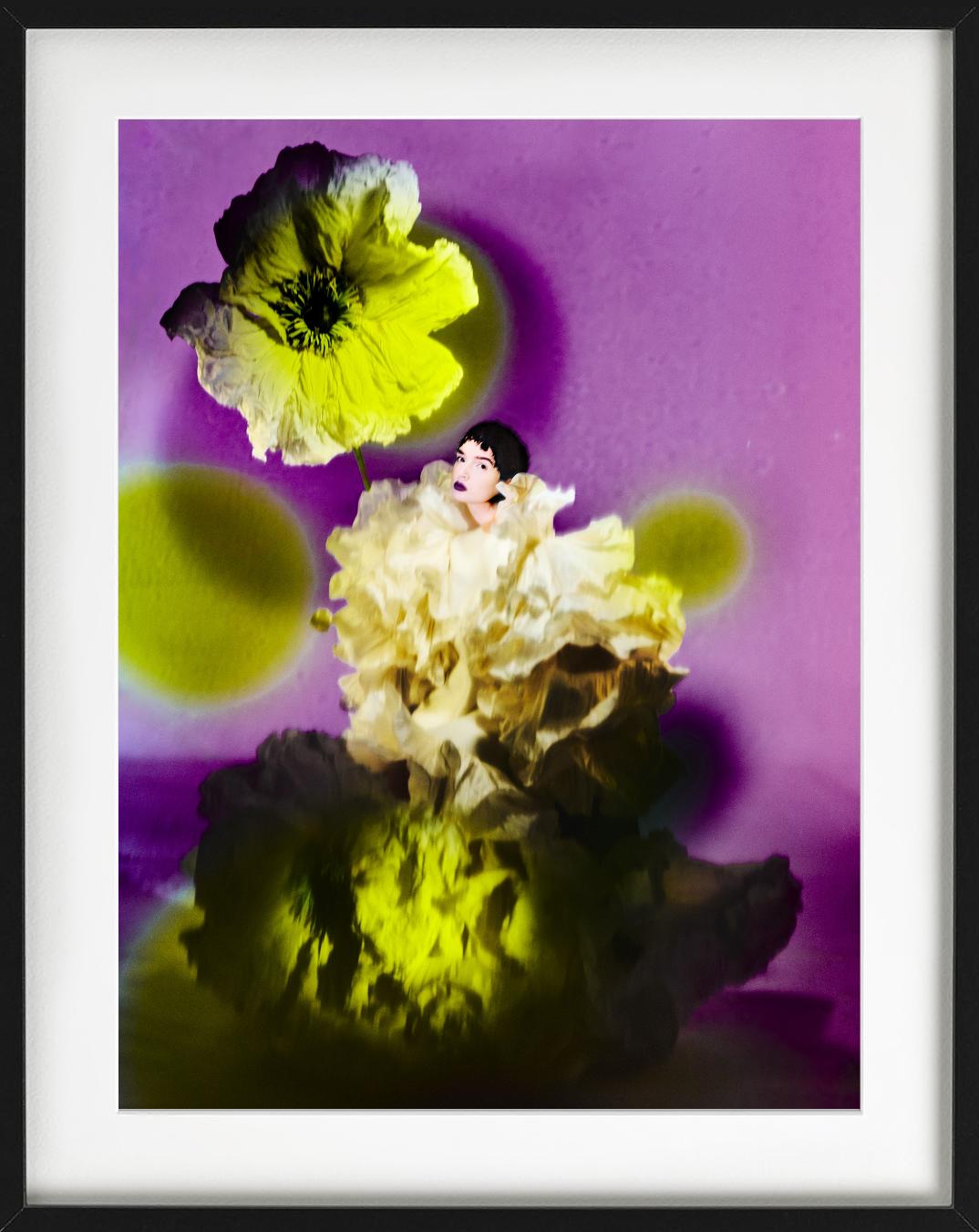Grazia, Fotografía artística - Color Photograph Marrón de Kristian Schuller