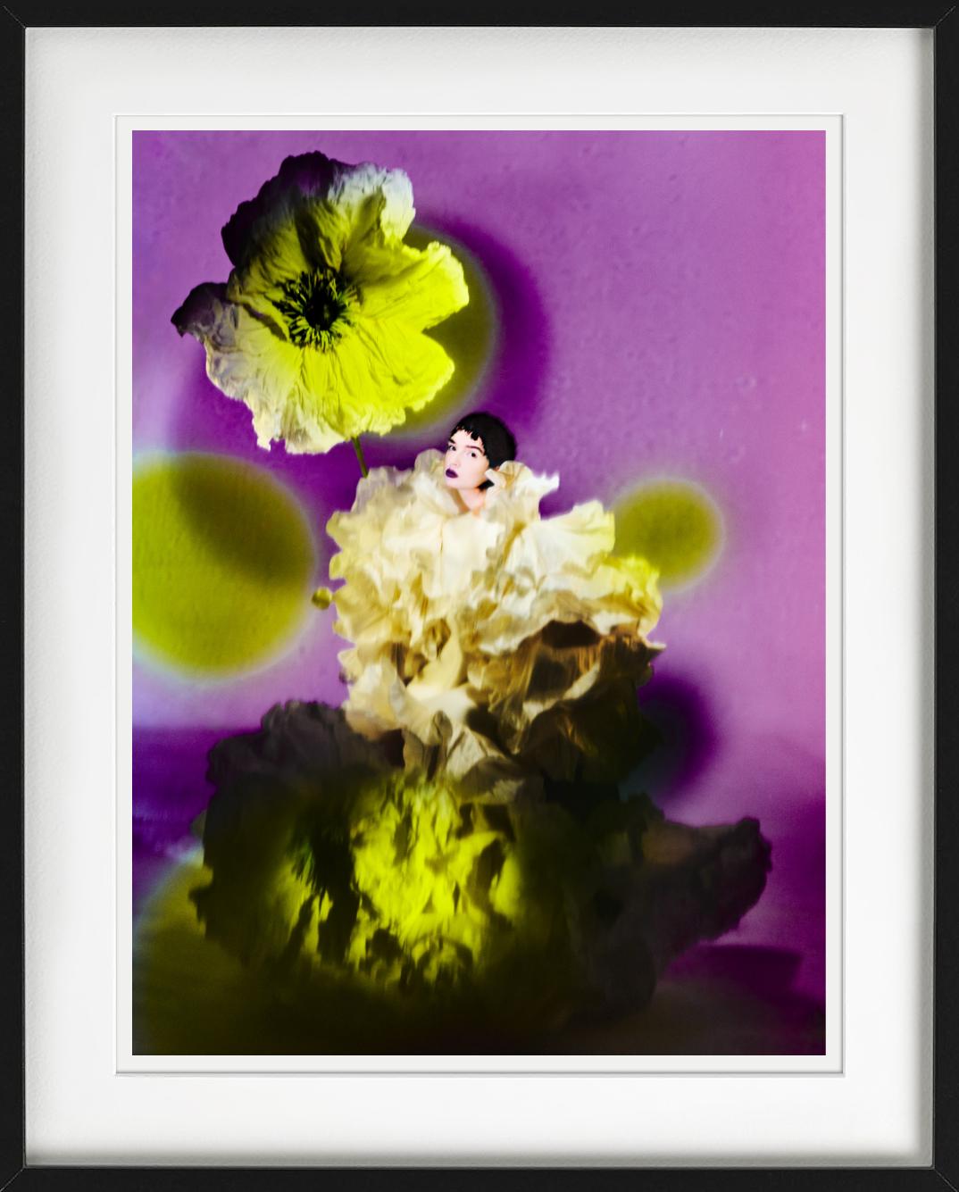 Grazia, flores y una mujer, fotografía surrealista, fotografiada por Kristian Schuller. 

Todas las impresiones son de edición limitada. Disponible en varios tamaños. Enmarcado de alta gama a petición.

Todas las impresiones están hechas y firmadas