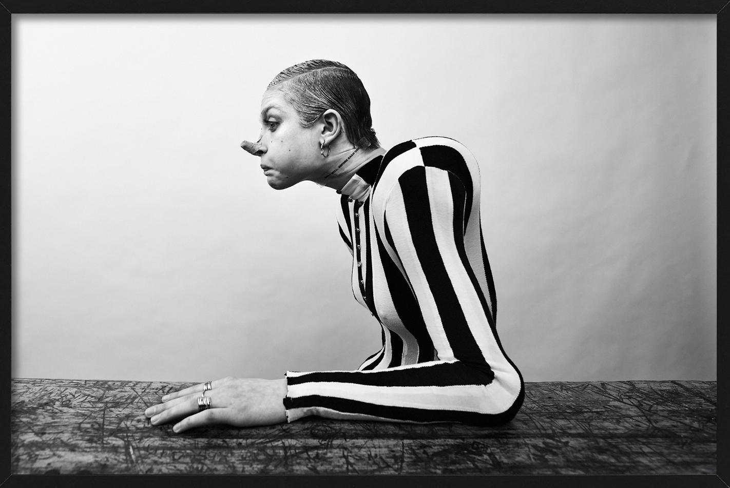 LERA ABOVA - Surreal Side Profile, photographie d'art, 2019 en vente 1