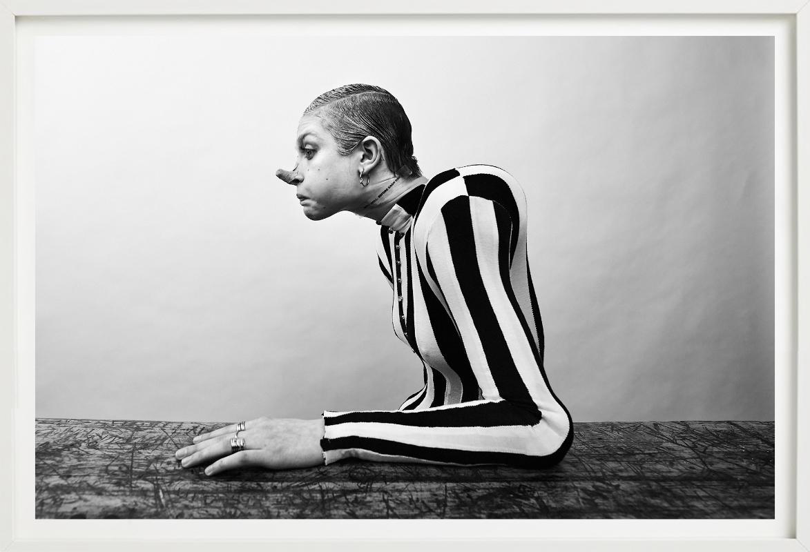 LERA ABOVA - Surreal Side Profile, photographie d'art, 2019 en vente 3