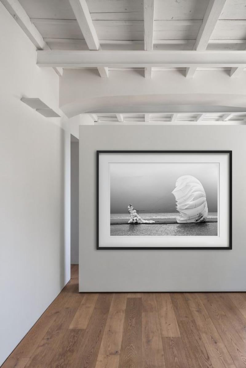 Nadja I, Photographie d'art, 2012 - Gris Portrait Photograph par Kristian Schuller