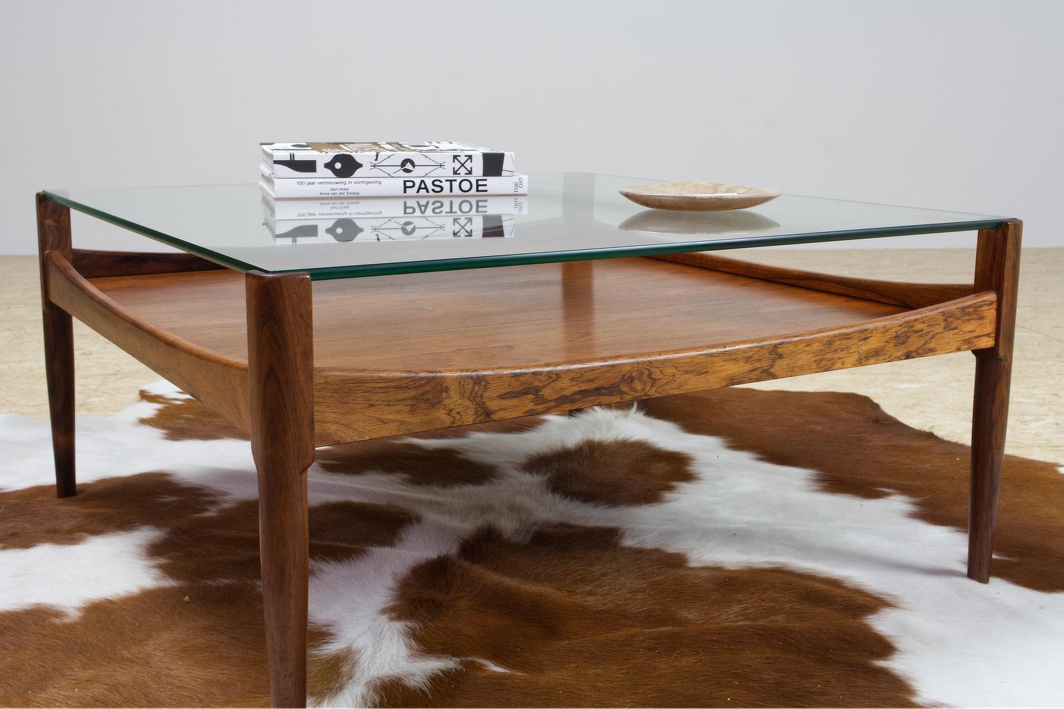 Kristian Vedel Coffee Table in Rosewood and Glass for Willadsen, Denmark, 1960s In Good Condition In Beek en Donk, NL