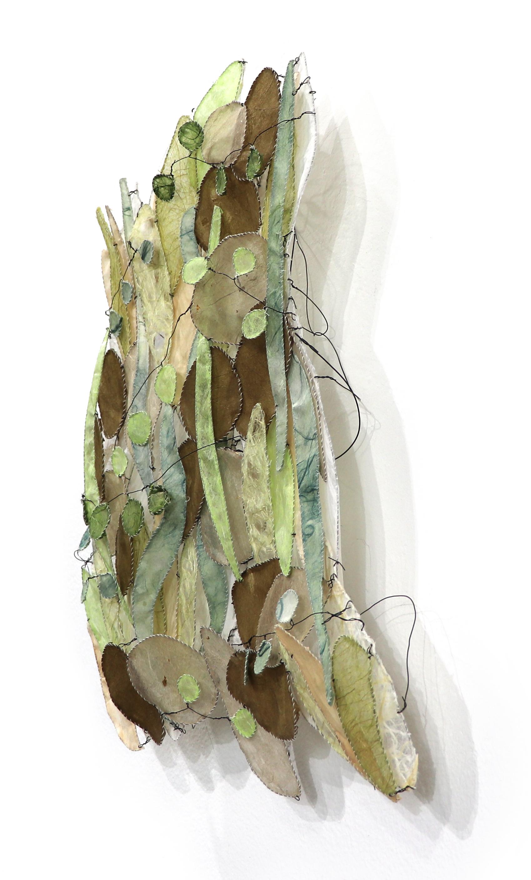 Natural / Antinatural L - Obra de arte escultórica en técnica mixta en venta 1
