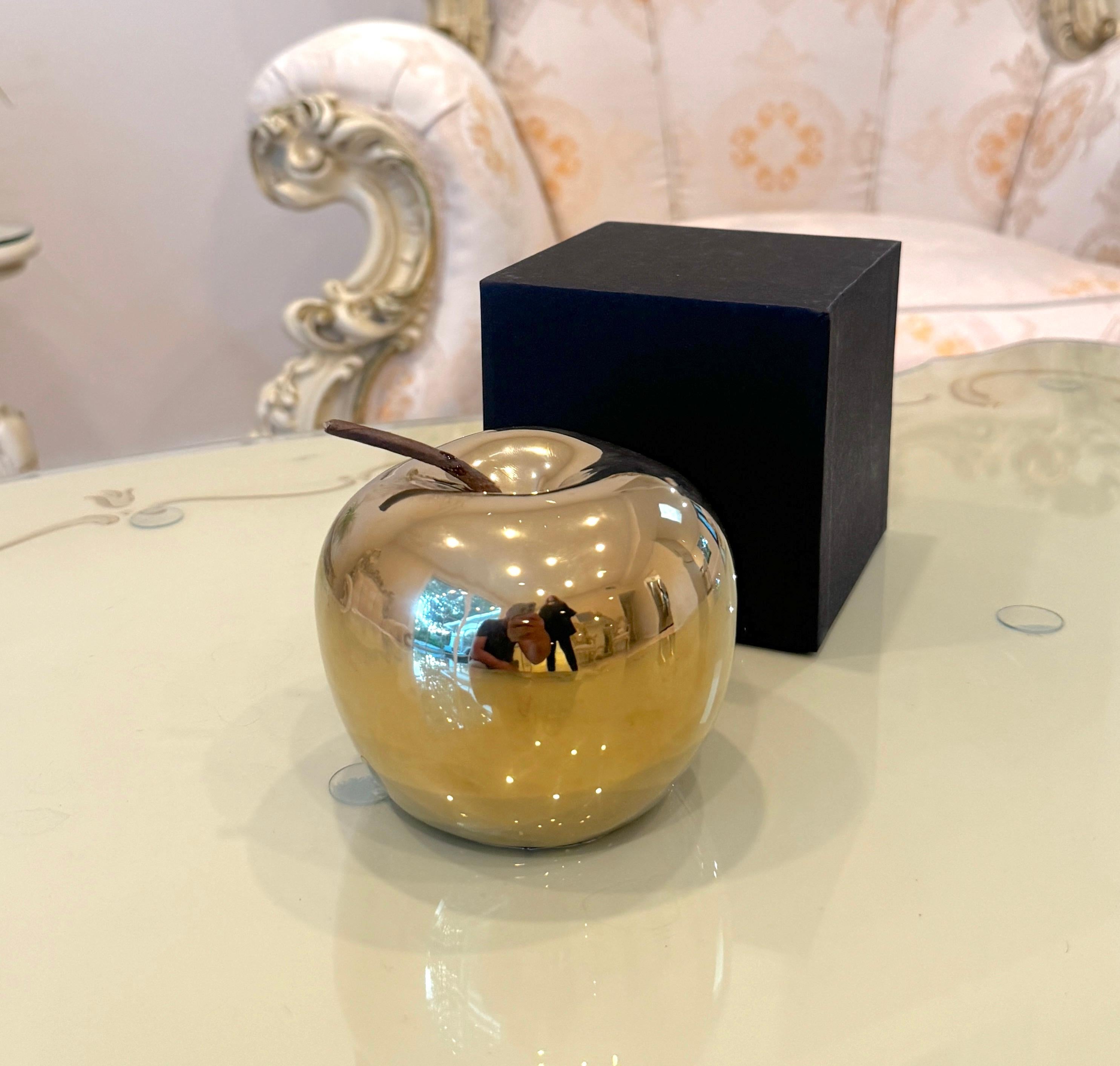 Apfel von Eden, Porzellan Art Decor, Installation, Metall Gold, Geschenk im Angebot 4