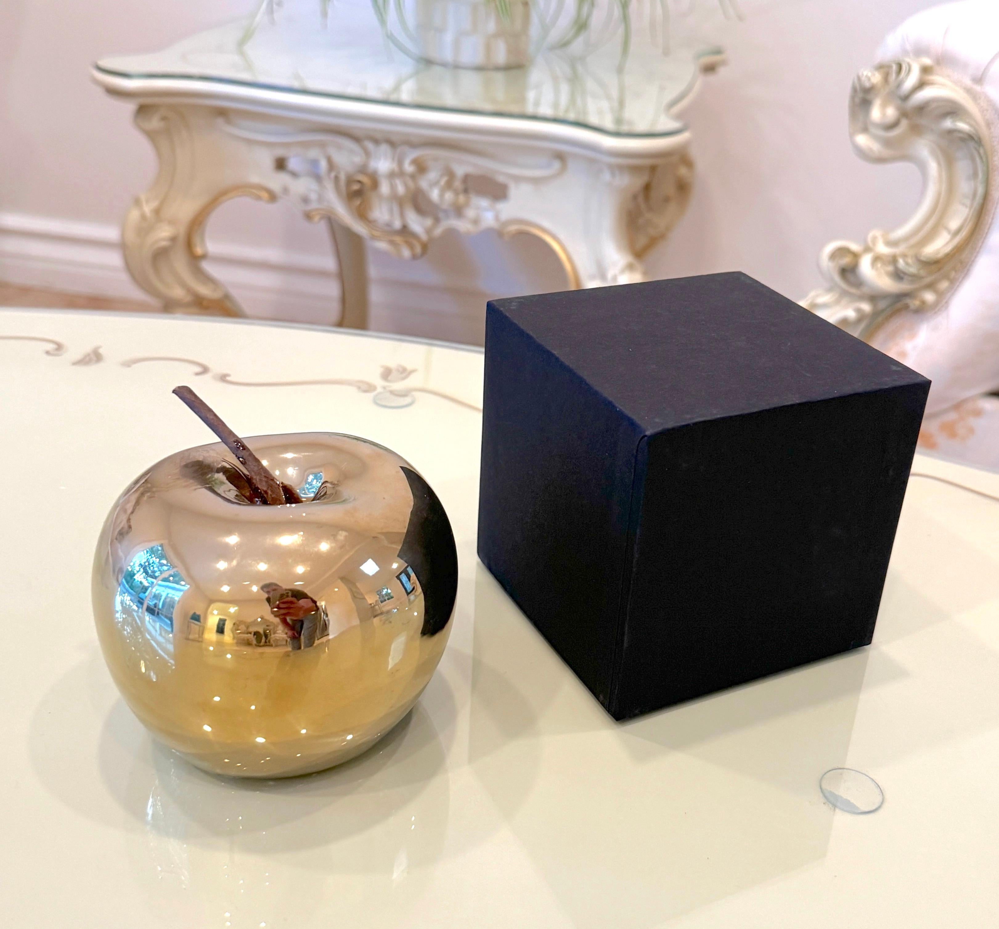 Apfel von Eden, Porzellan Art Decor, Installation, Metall Gold, Geschenk im Angebot 5