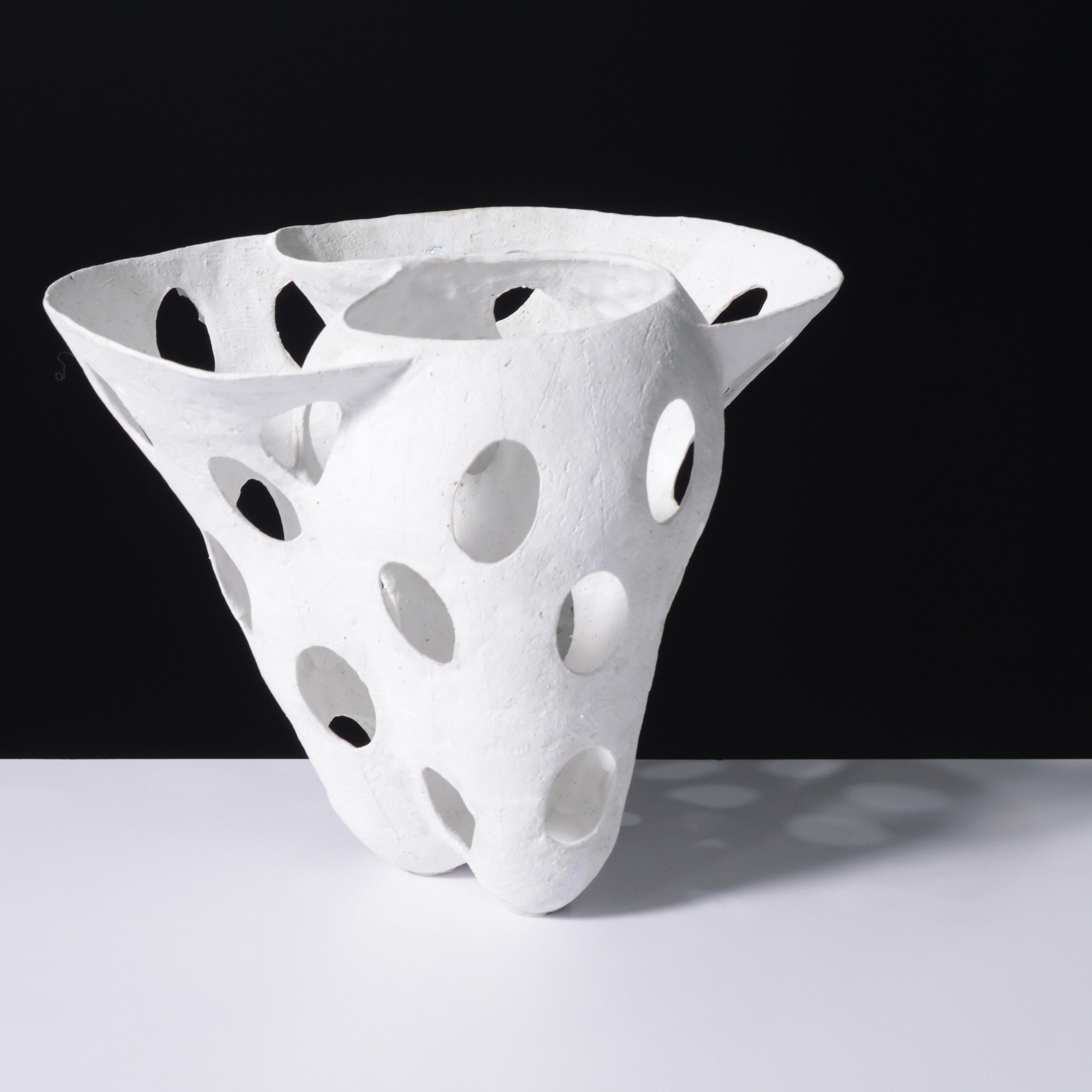 Artista/Designer; Produttore: Kristina Riska (finlandese, nata nel 1960)
Marcatura(e); note: nessuna marcatura(e) evidente(i)
Materiali: ceramica
Dimensioni (H, L, P): 11.5 