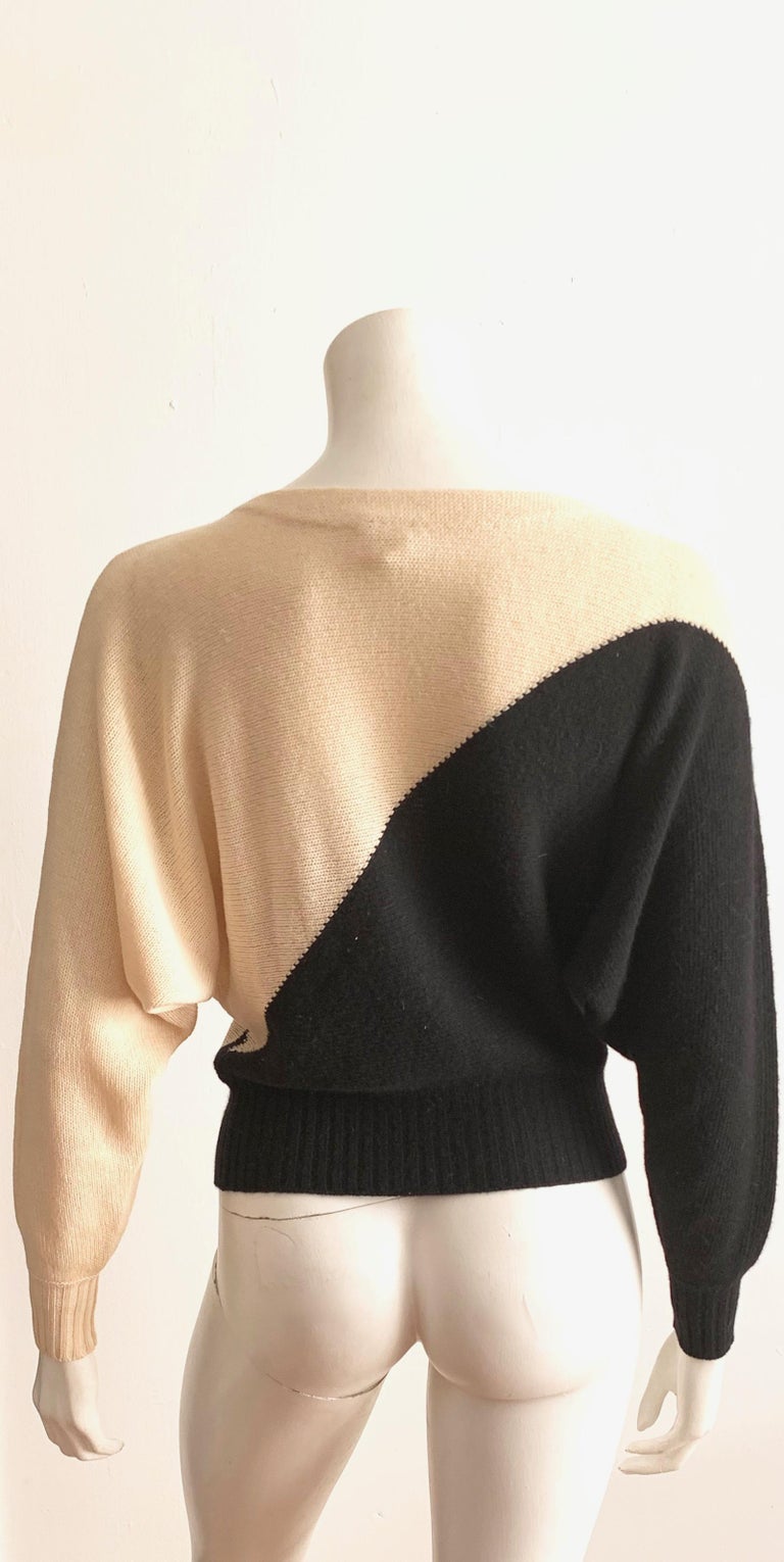 Krizia Doggy Embroidery Sweater