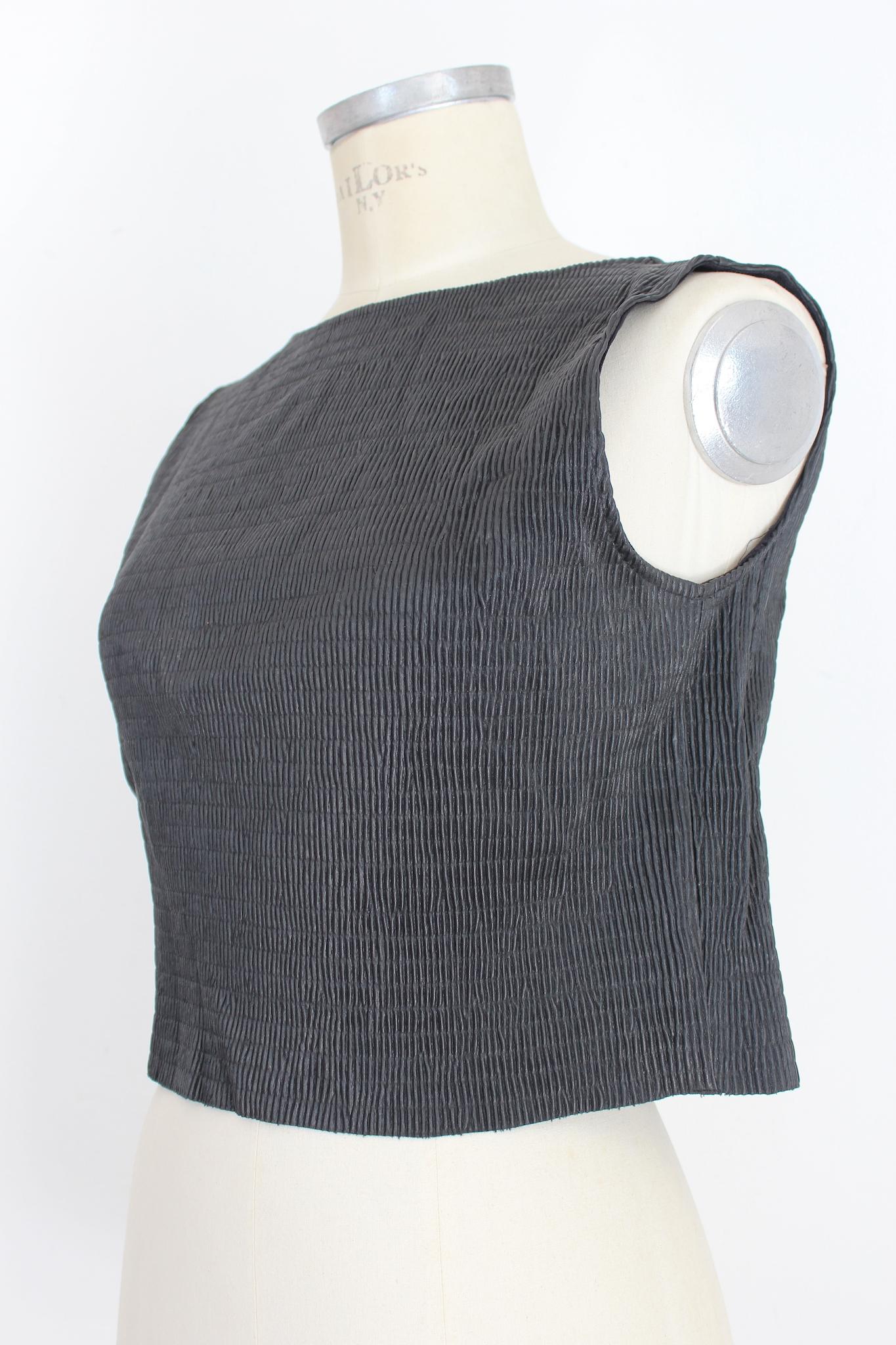 Krizia Black Faux Leather Pleated Vintage Short Top 80s In Excellent Condition For Sale In Brindisi, Bt