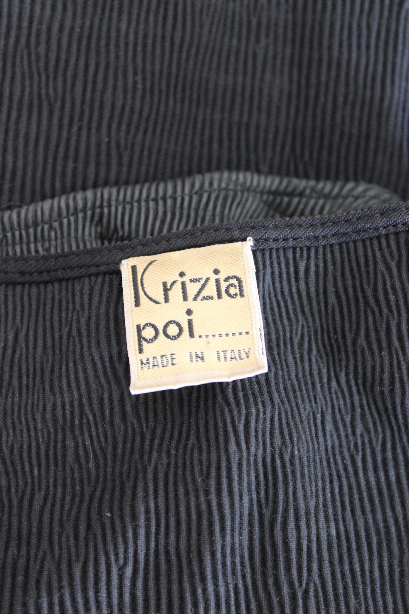 Krizia - Haut court vintage plissé en faux cuir noir, années 80 en vente 1